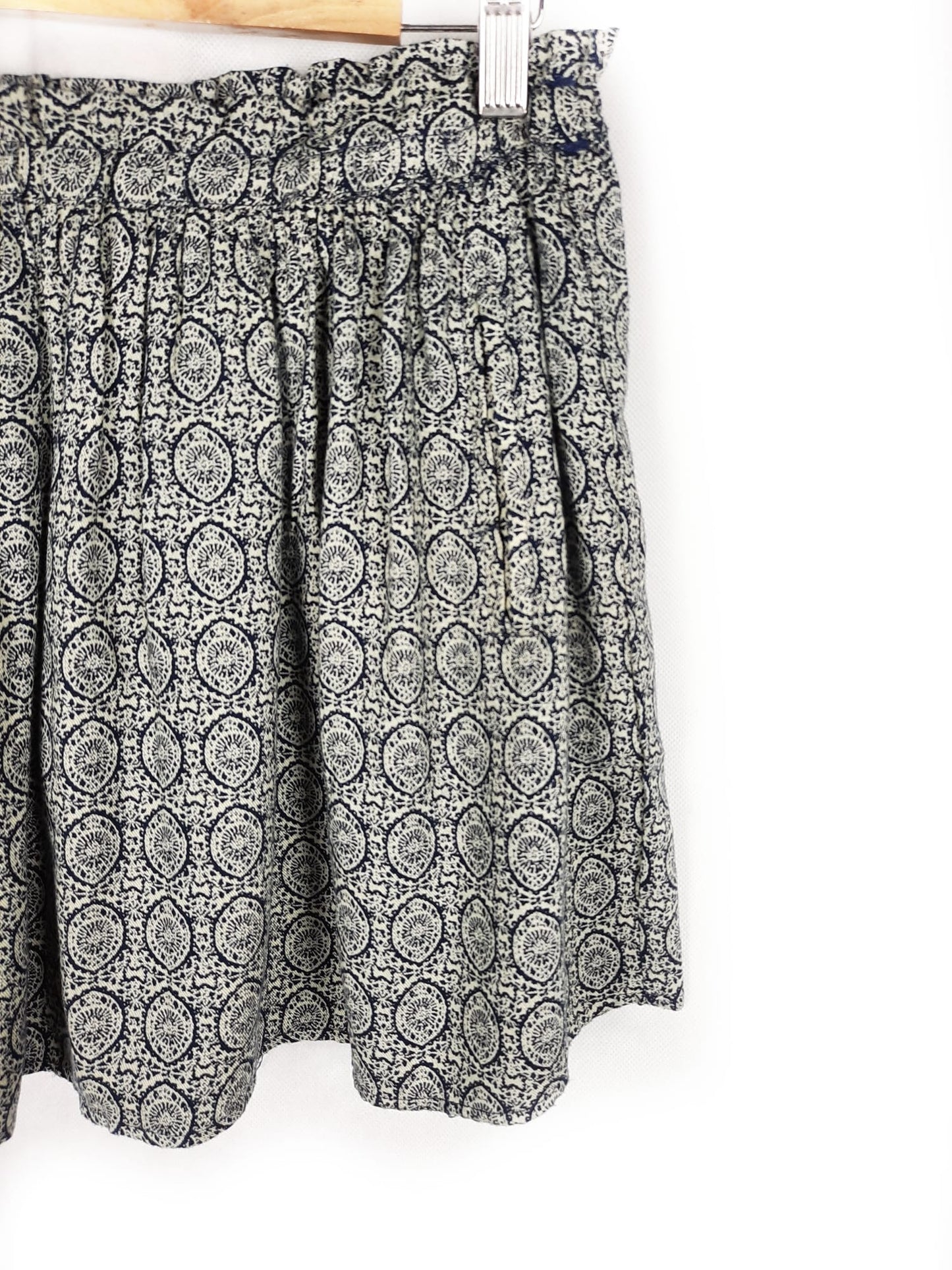 KLASIKS. Blue and beige skirt.