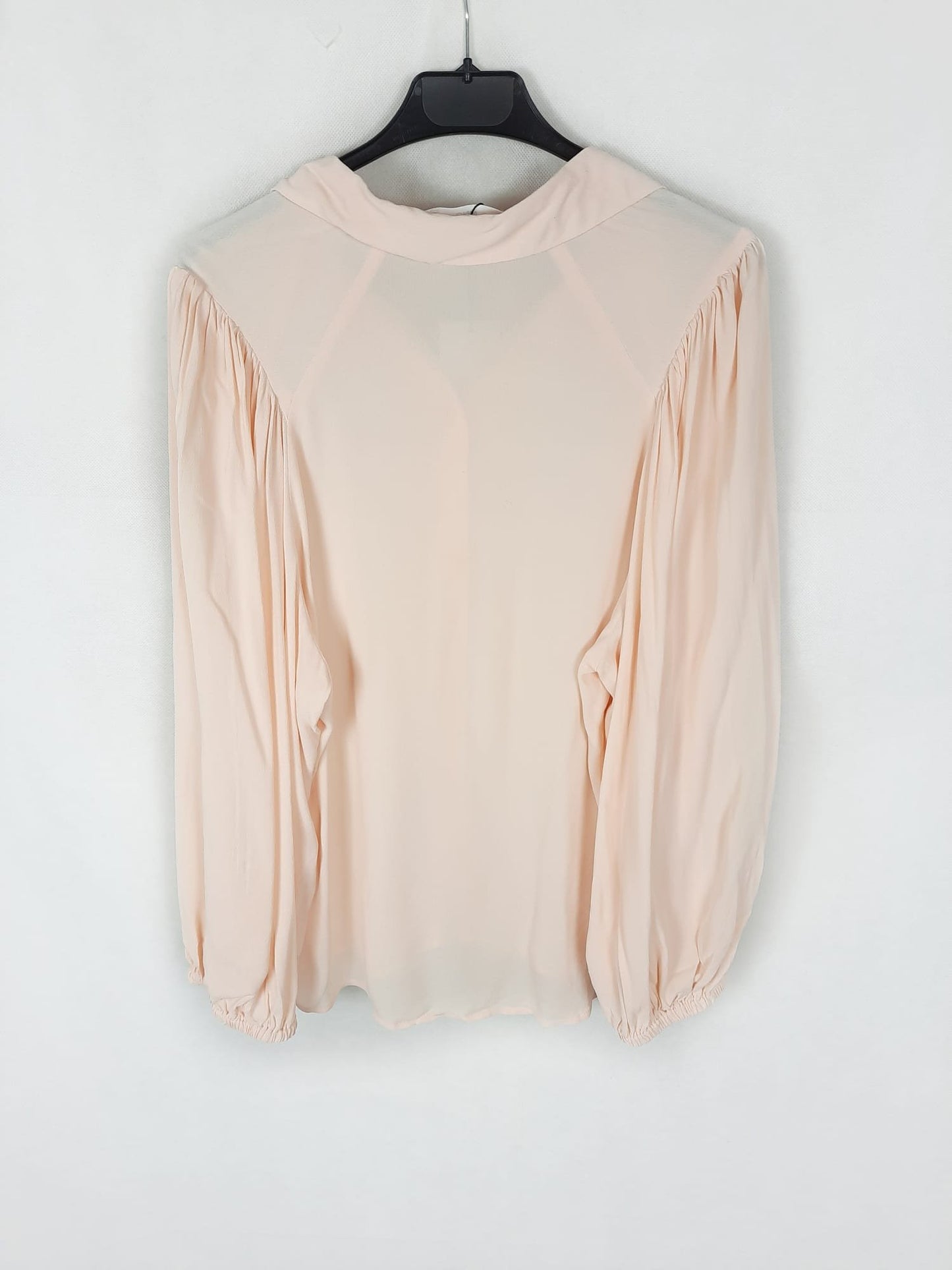 MANGO. Blusa rosa mangas abullonadas T.m
