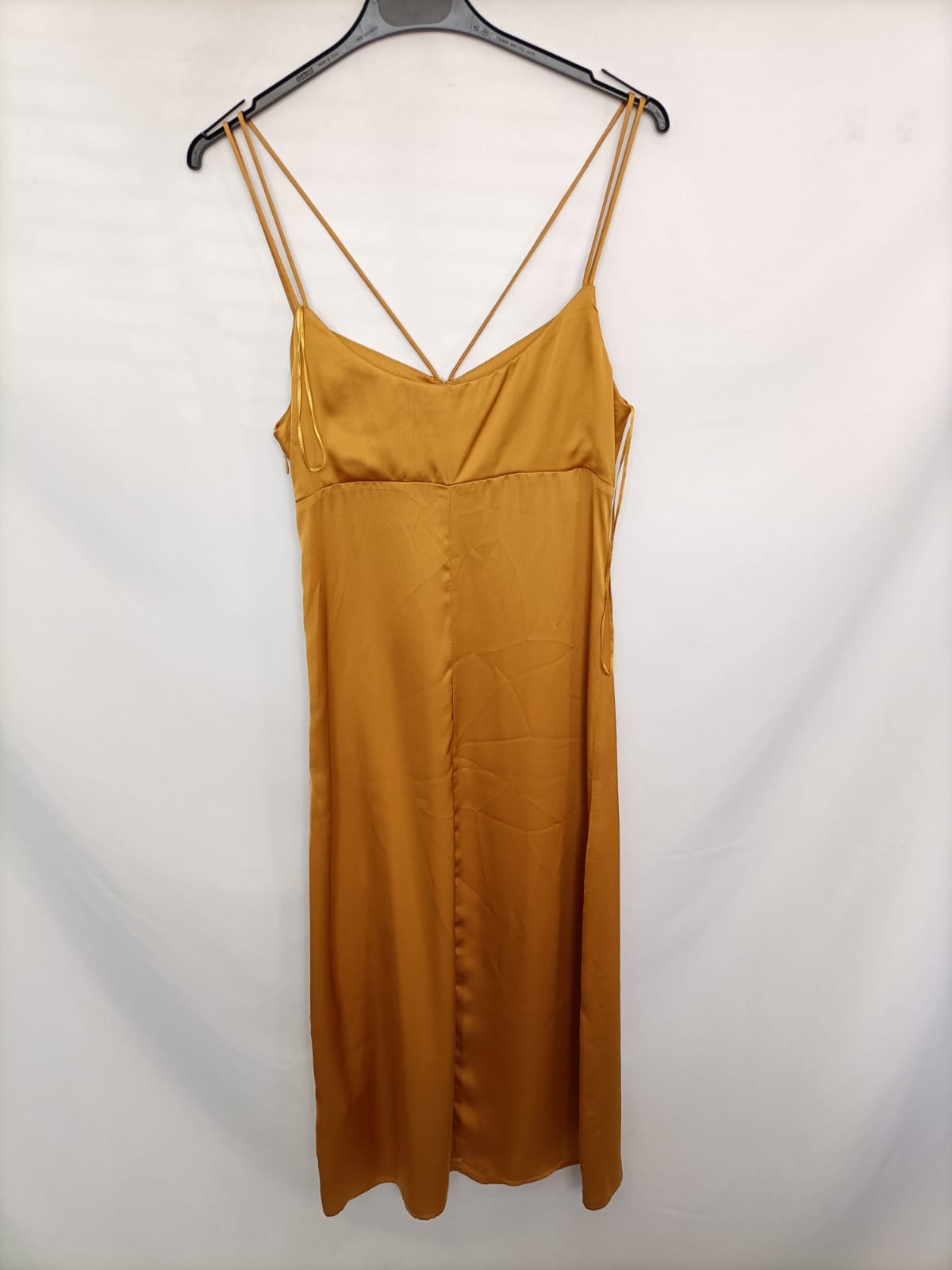 ZARA.Vestido midi mostaza doble tirante T.s