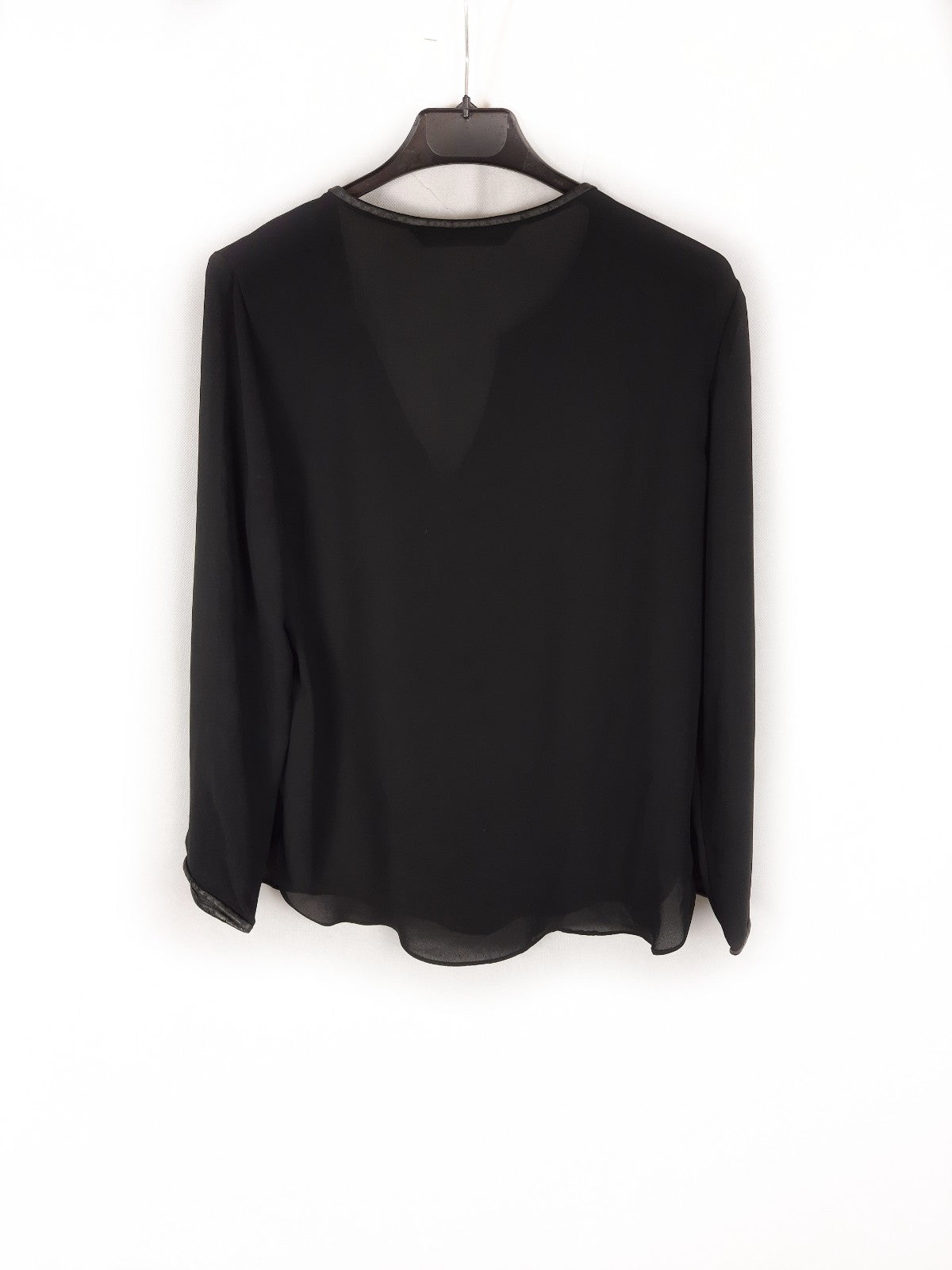 ZARA.Black V-neck blouse T.xs