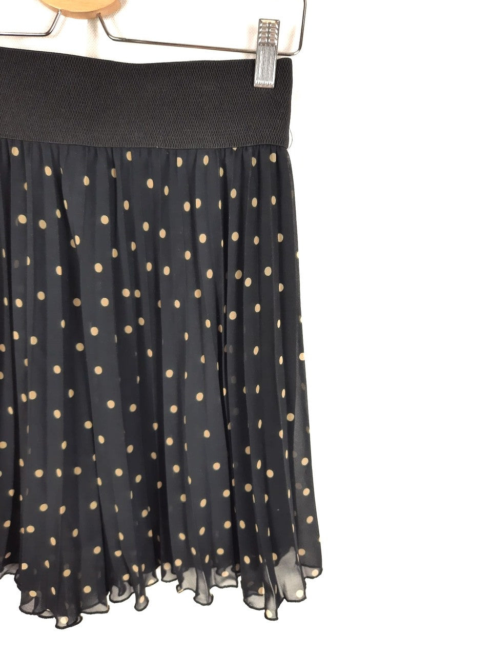 ZARA.Falda corta vuelo lunares T.m