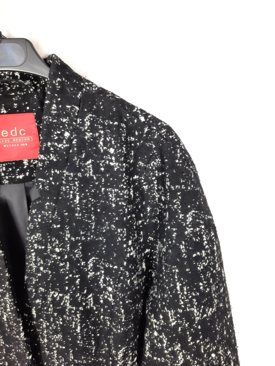 EDC. Abrigo negro espiga T.m