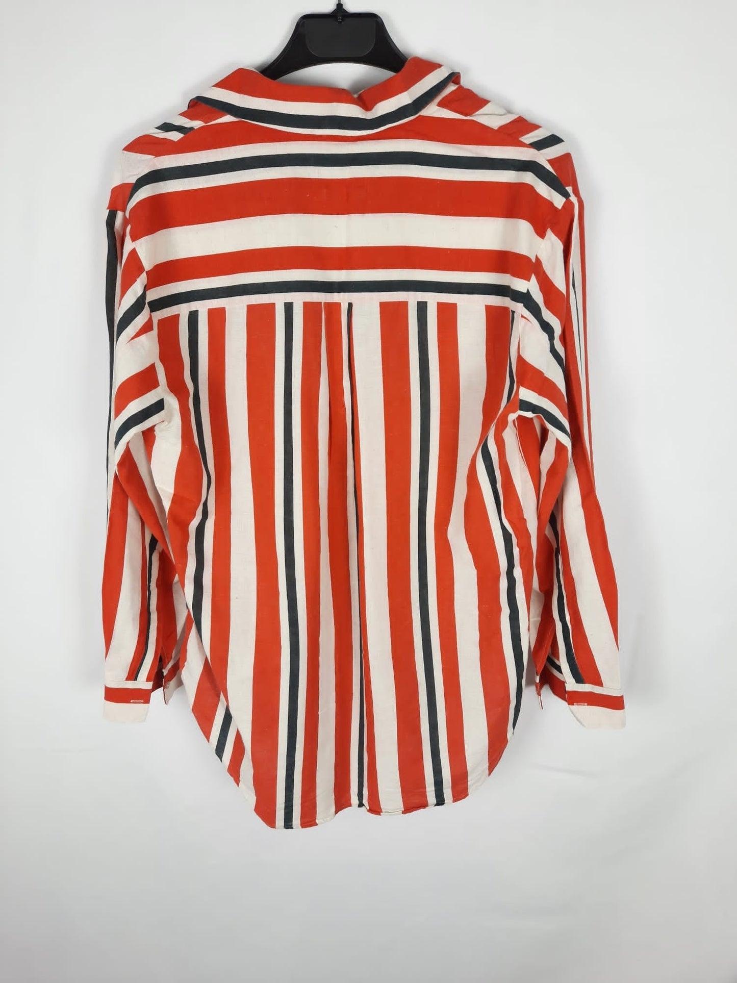 ZARA. camisa rayas rojas y azules T.xs