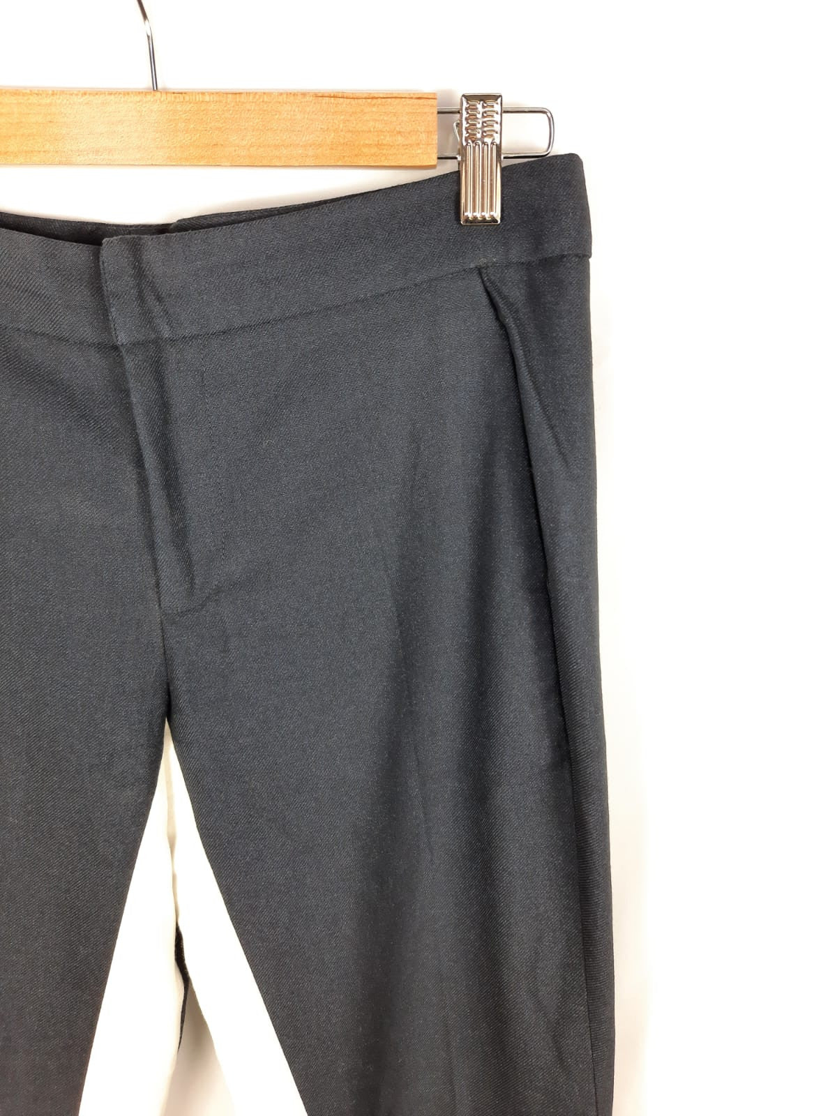 SFERA. Pantalón de vestir azul marino raya blanca interna T.m