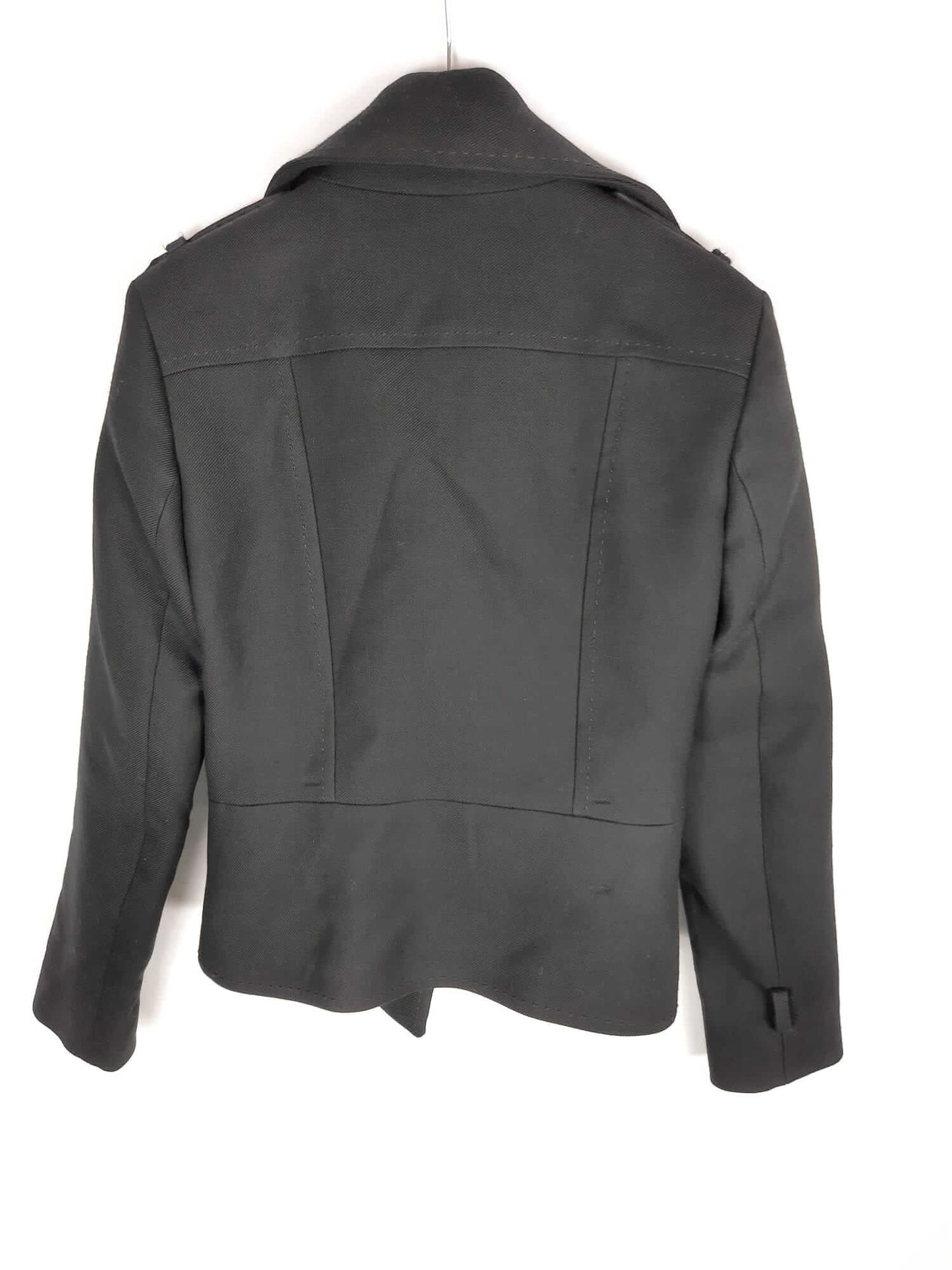 MASSIMO DUTTI. Black zip-up jacket, size 40