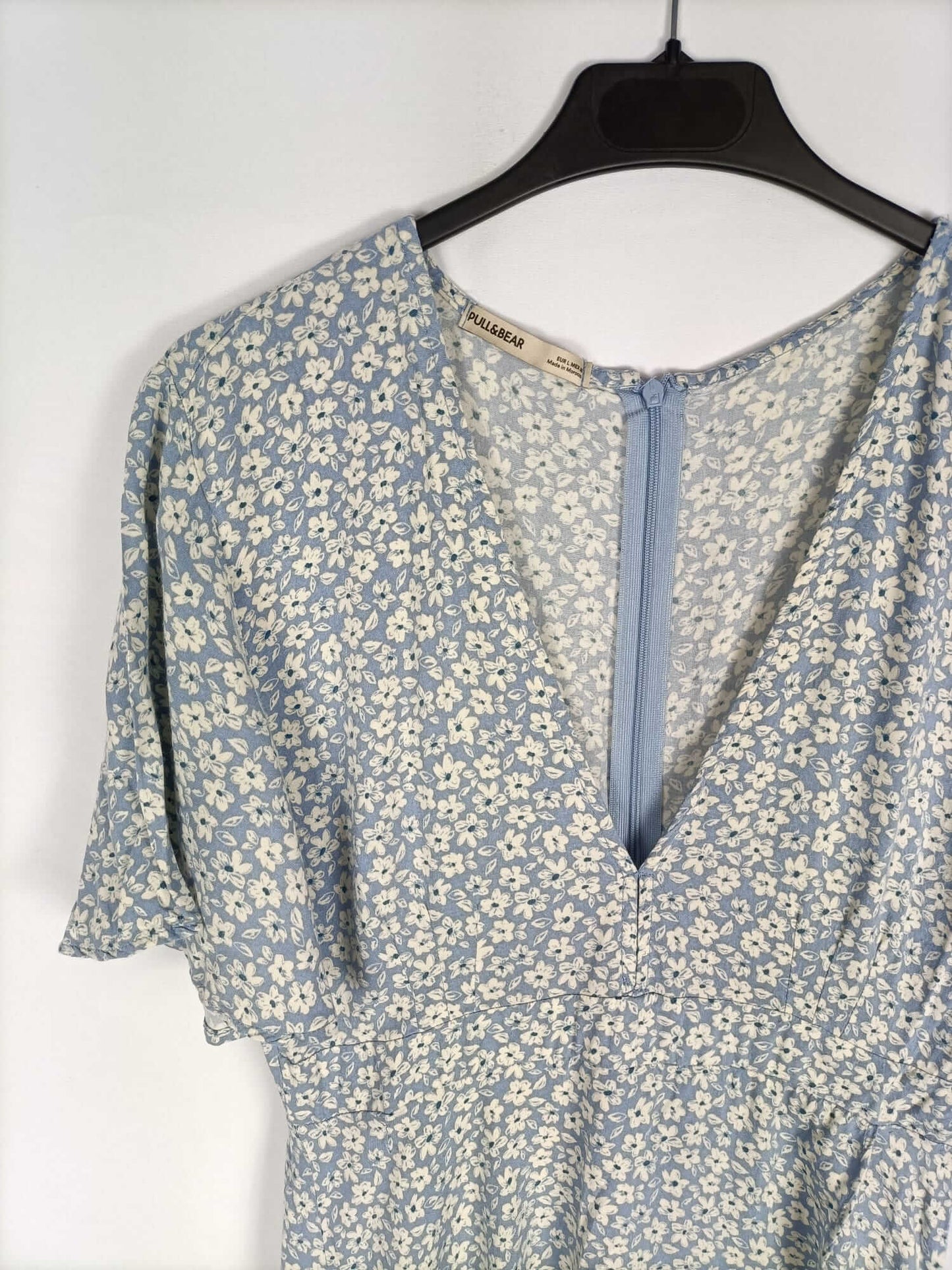 PULL&BEAR. Vestido midi azul estampado flores T.l