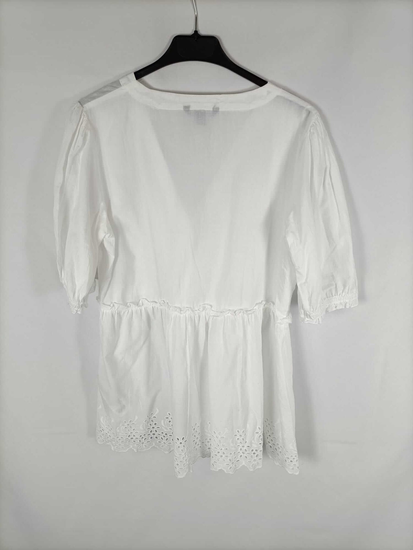 CORTEFIEL. Blusa blanca con bordado ingles T. l
