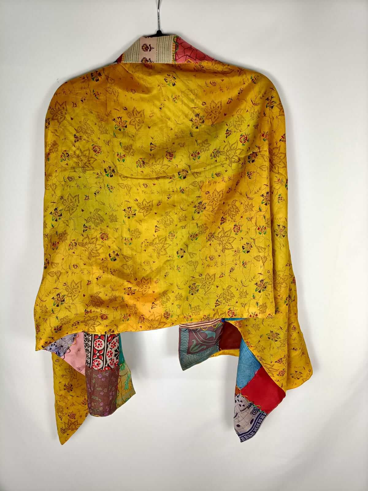 OTRAS.Fular multiestampado