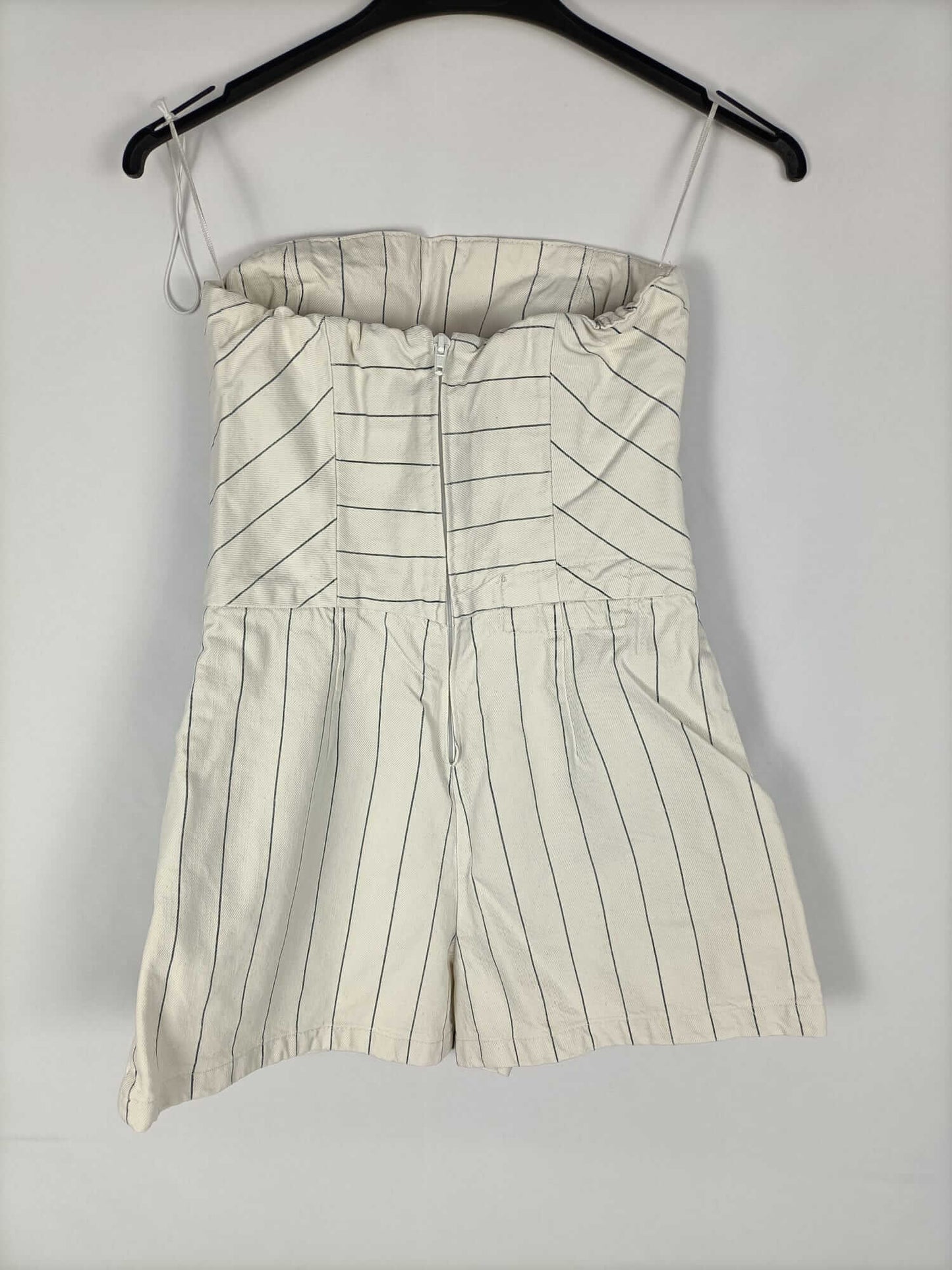 ZARA.Mono corto beige rayas T.xs