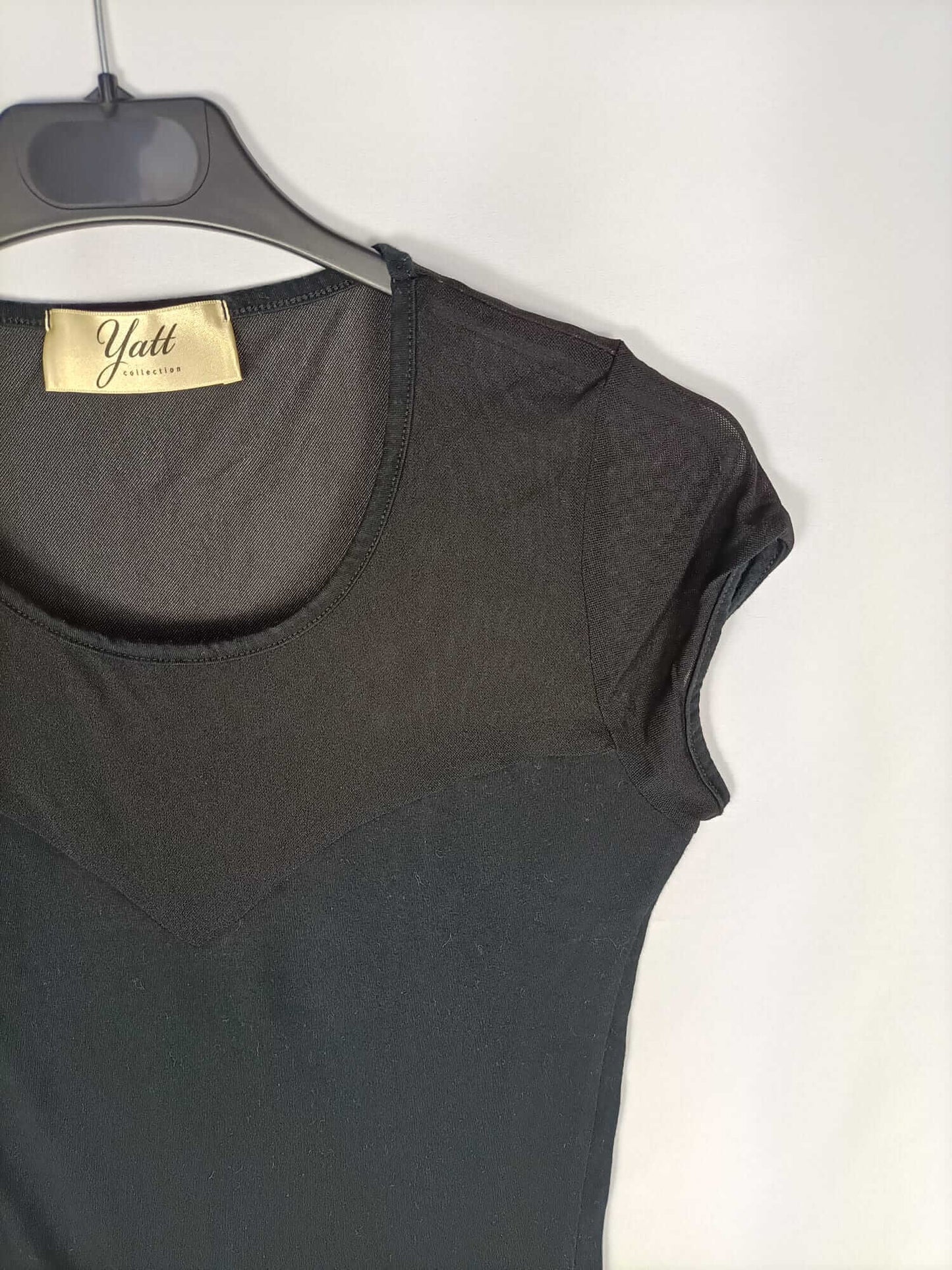 YATT.Camiseta larga negra T.m