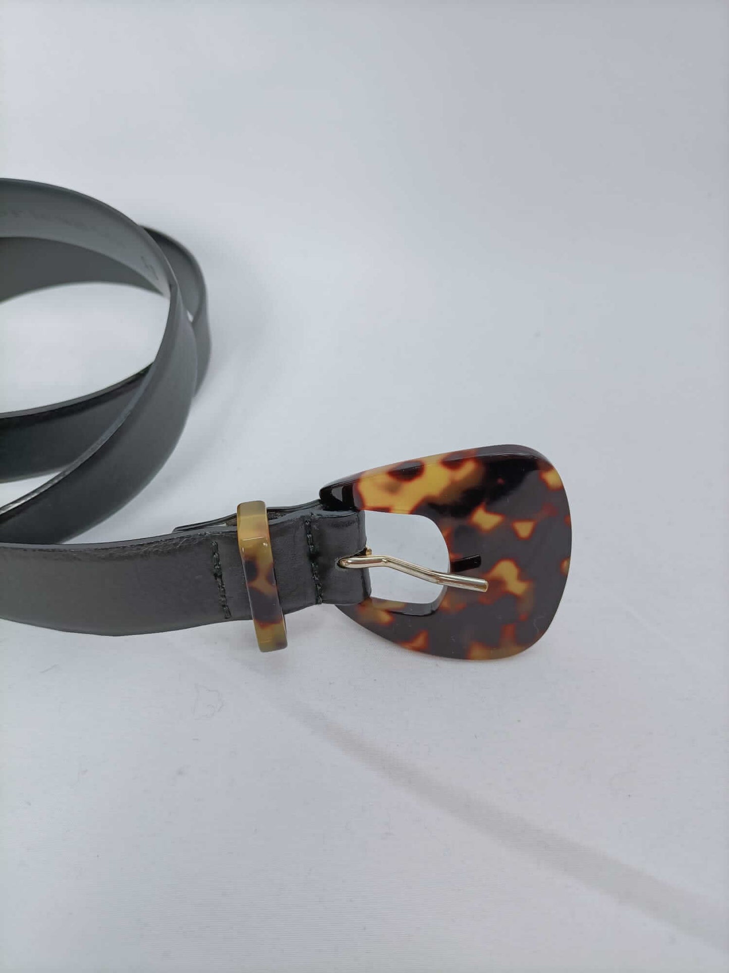 UTERQUE. Cintuton de piel negro hebilla marron T.85