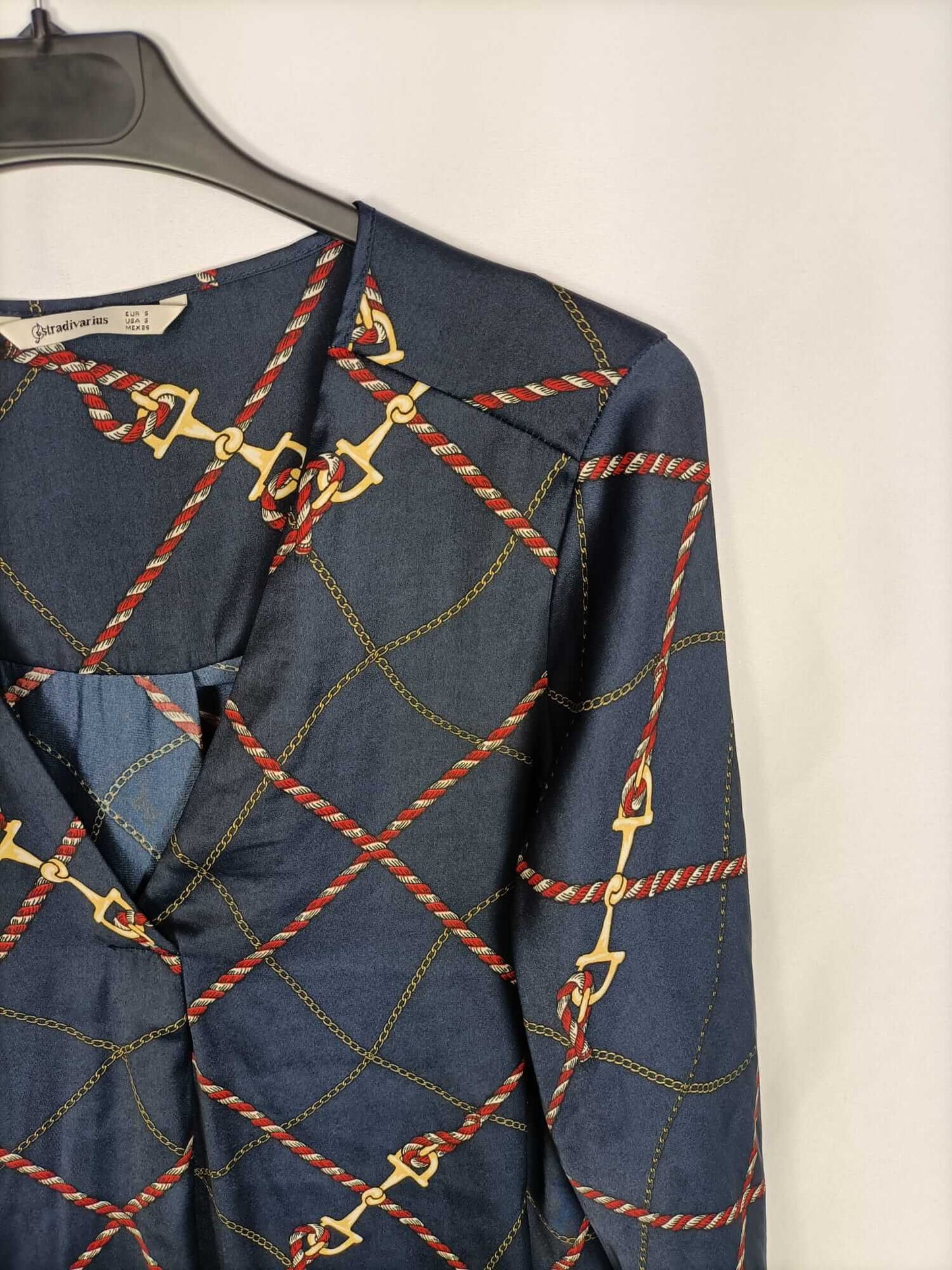 market. STRADIVARIUS. Ts capes blouse