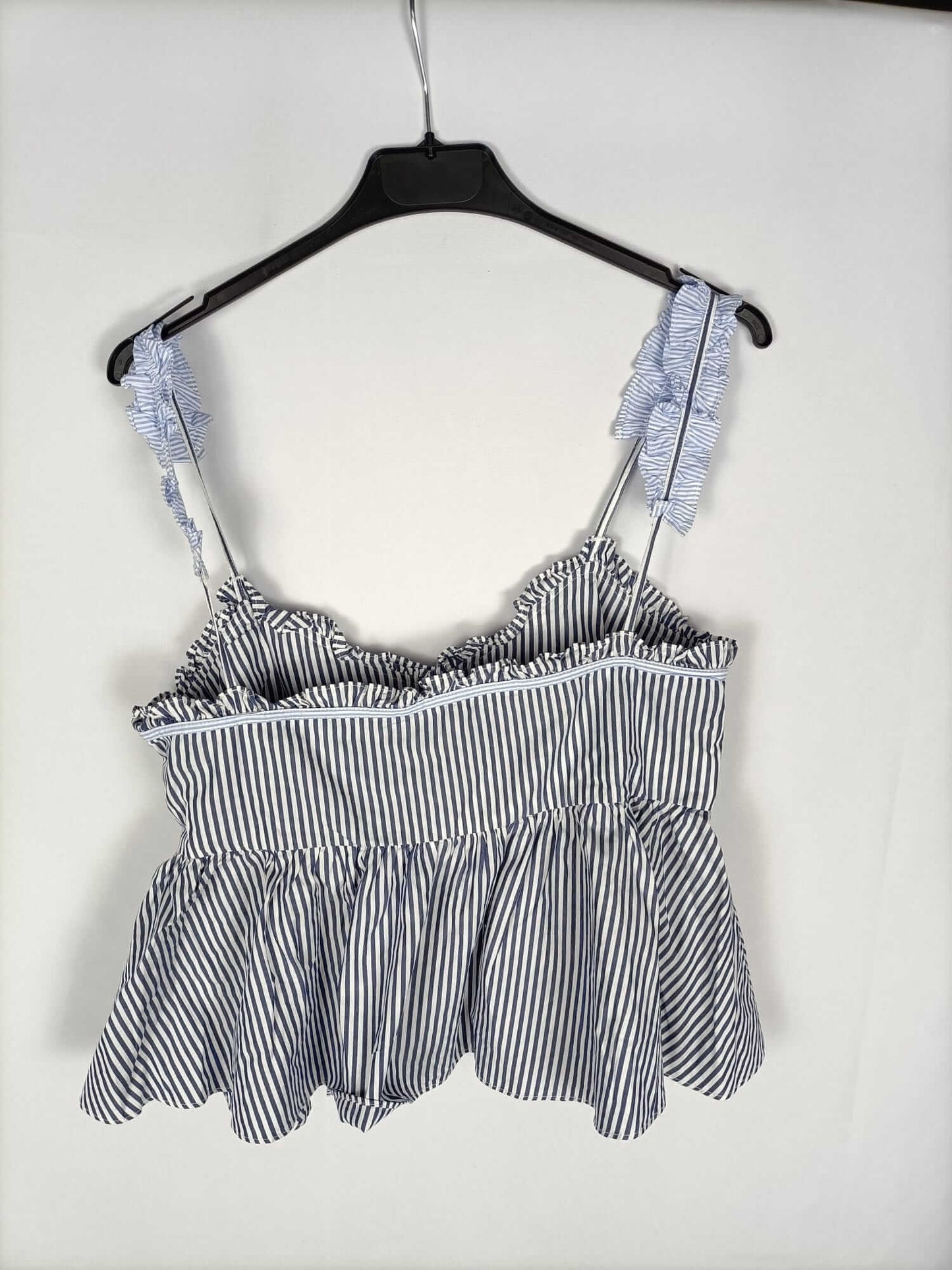 ZARA. Top rayas azules y blancas t.s/m