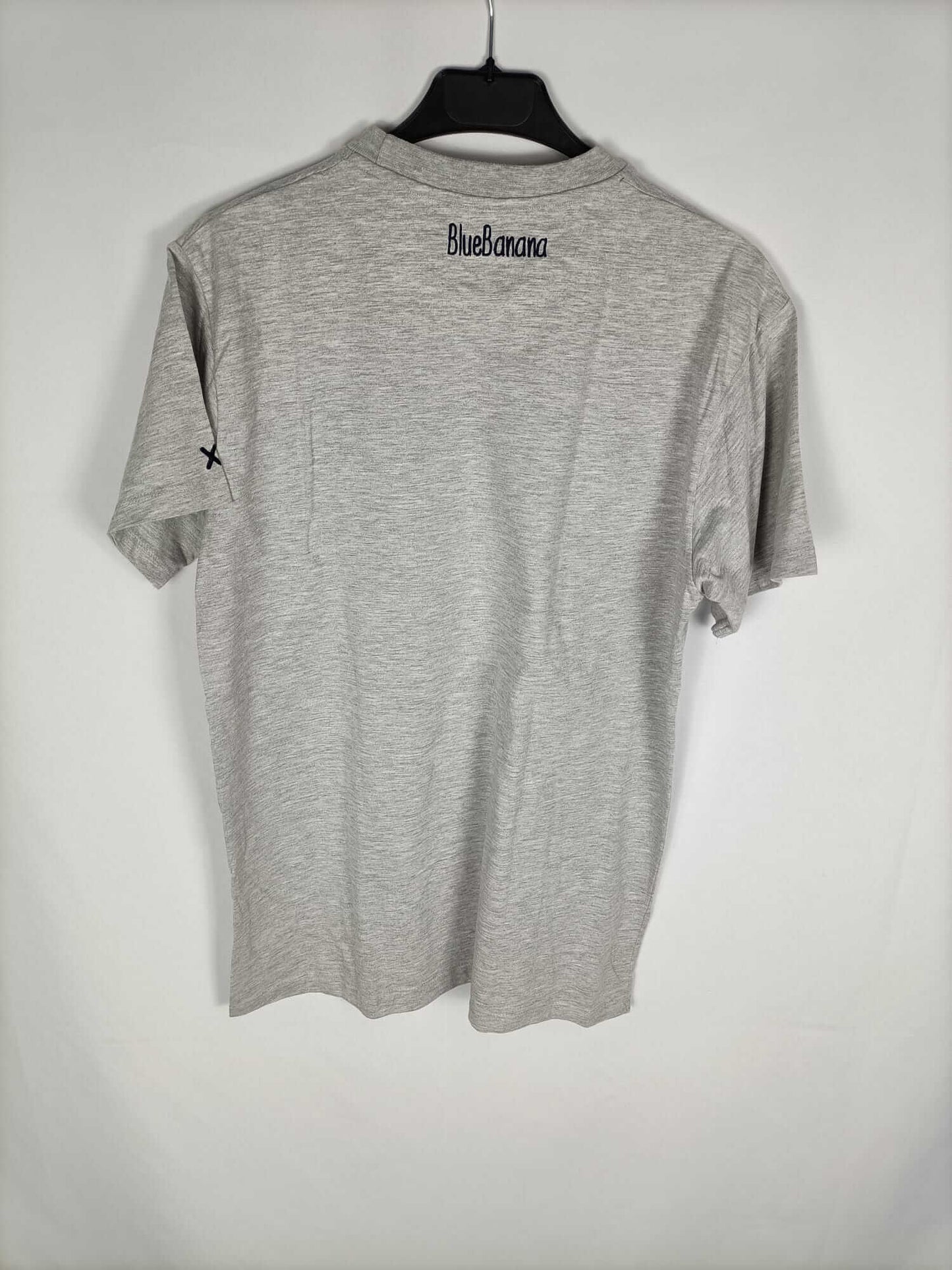 BLUE BANANA.Camiseta gris T.s