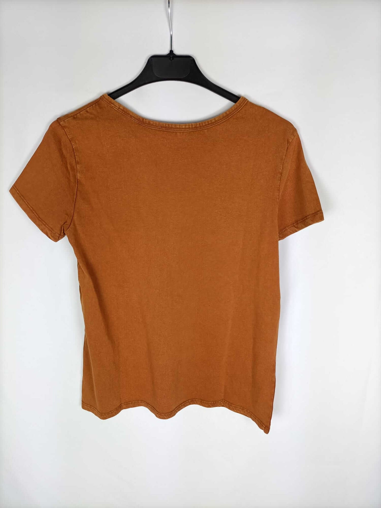 ZARA.Camiseta ocre T.s