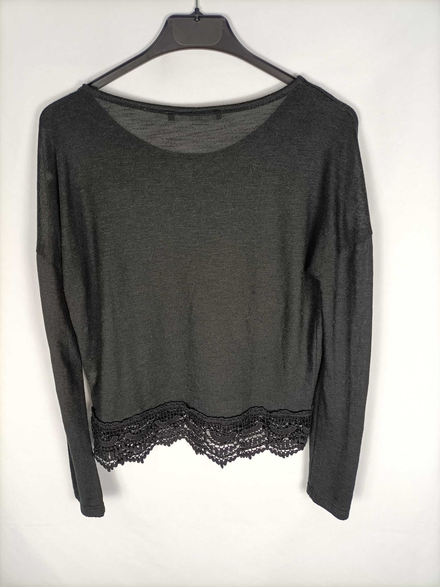 PRIMARK.Black lace top S.36
