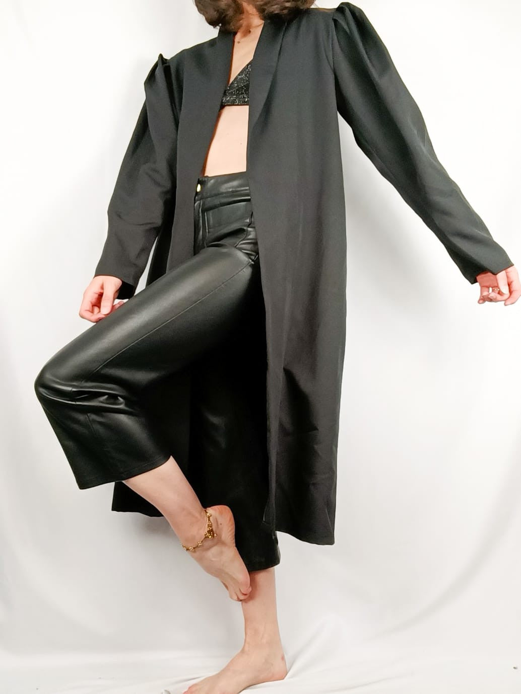 SAFRI.Fine black trench coat with gathered shoulders TL/XL
