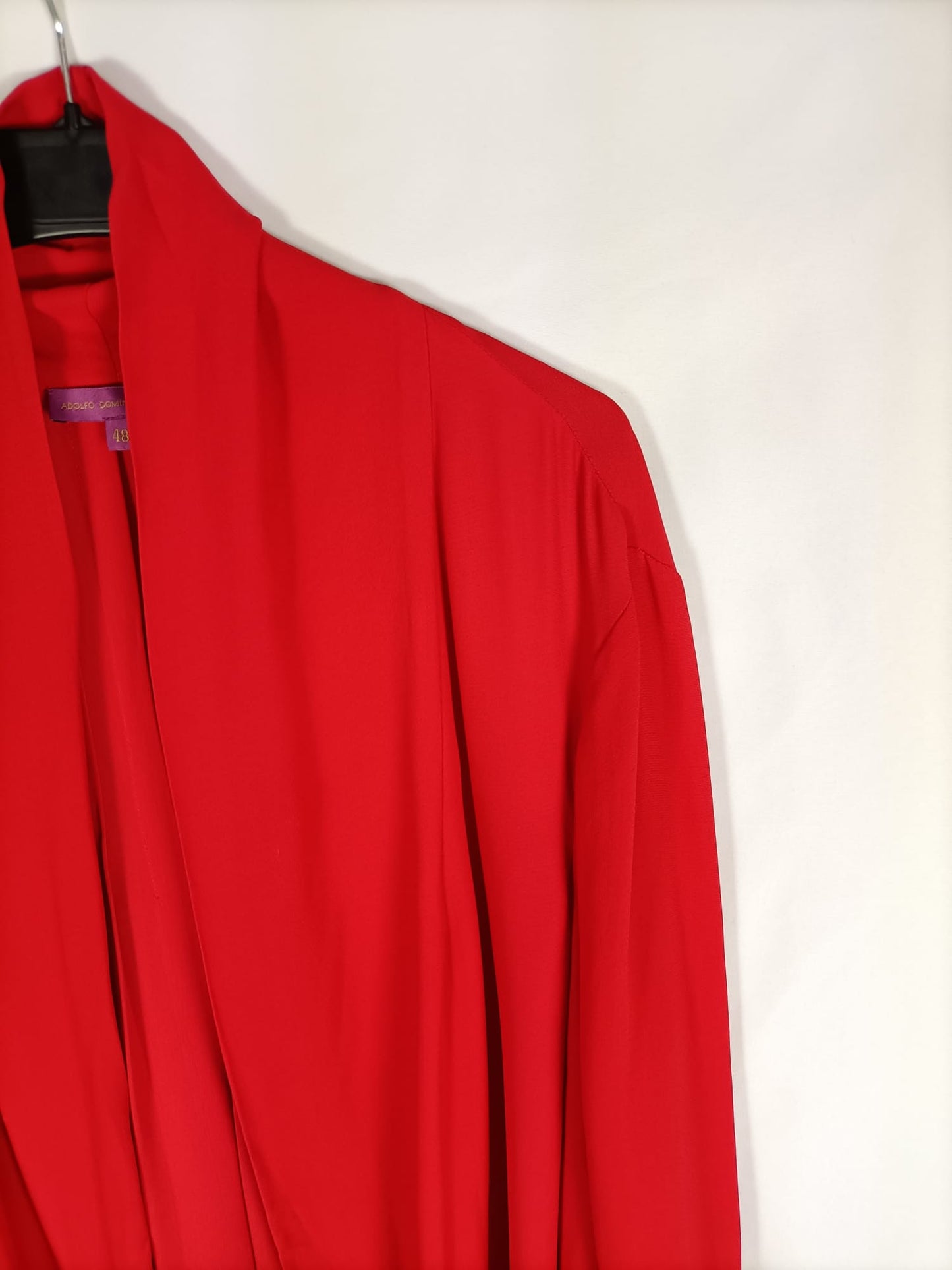 ADOLFO DOMÍNGUEZ.Blazer fluida roja T.48