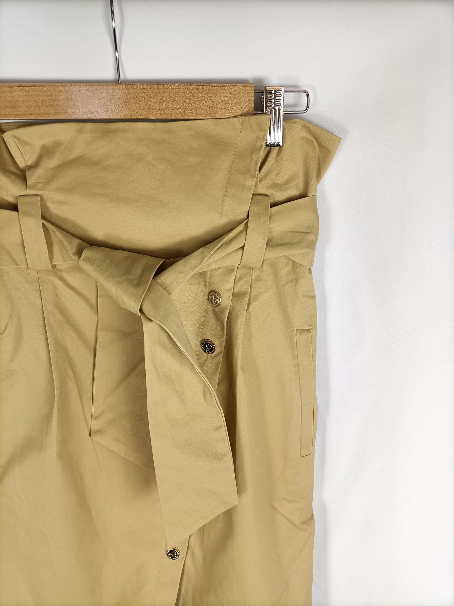 LOLA CASADEMUN. Falda midi beige T.36