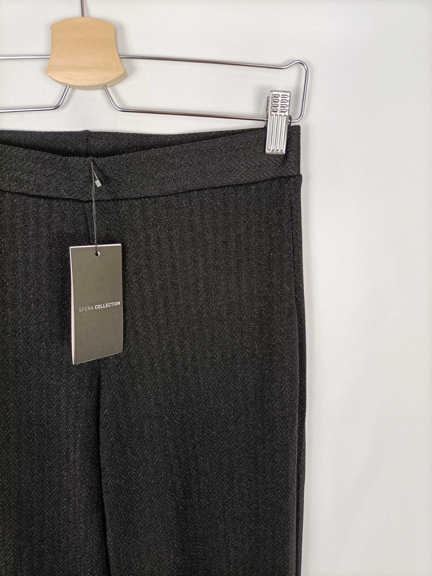 SFERA. Pantalón negro fluido T.m