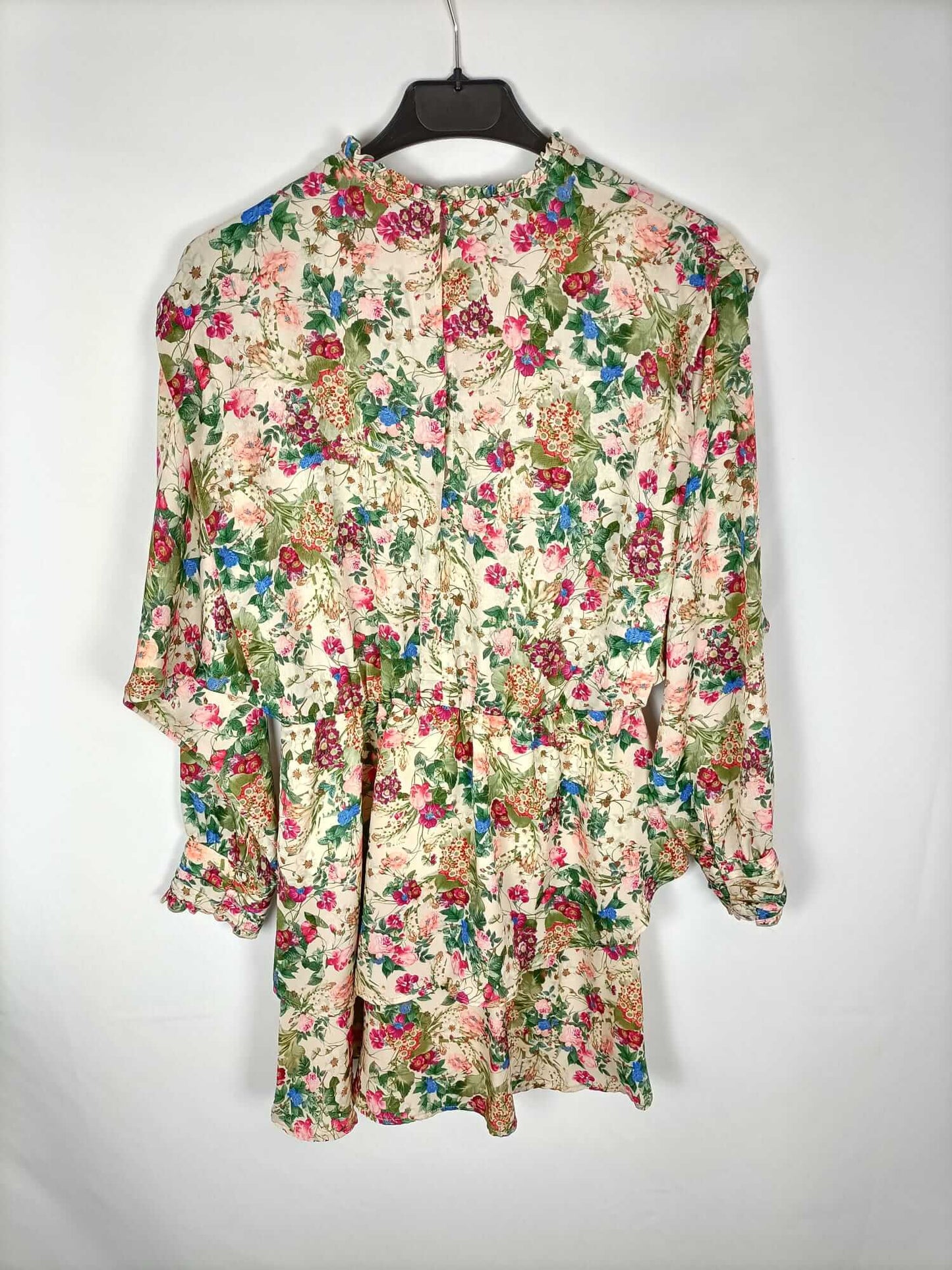ZARA. Vestido beige flores T.xs