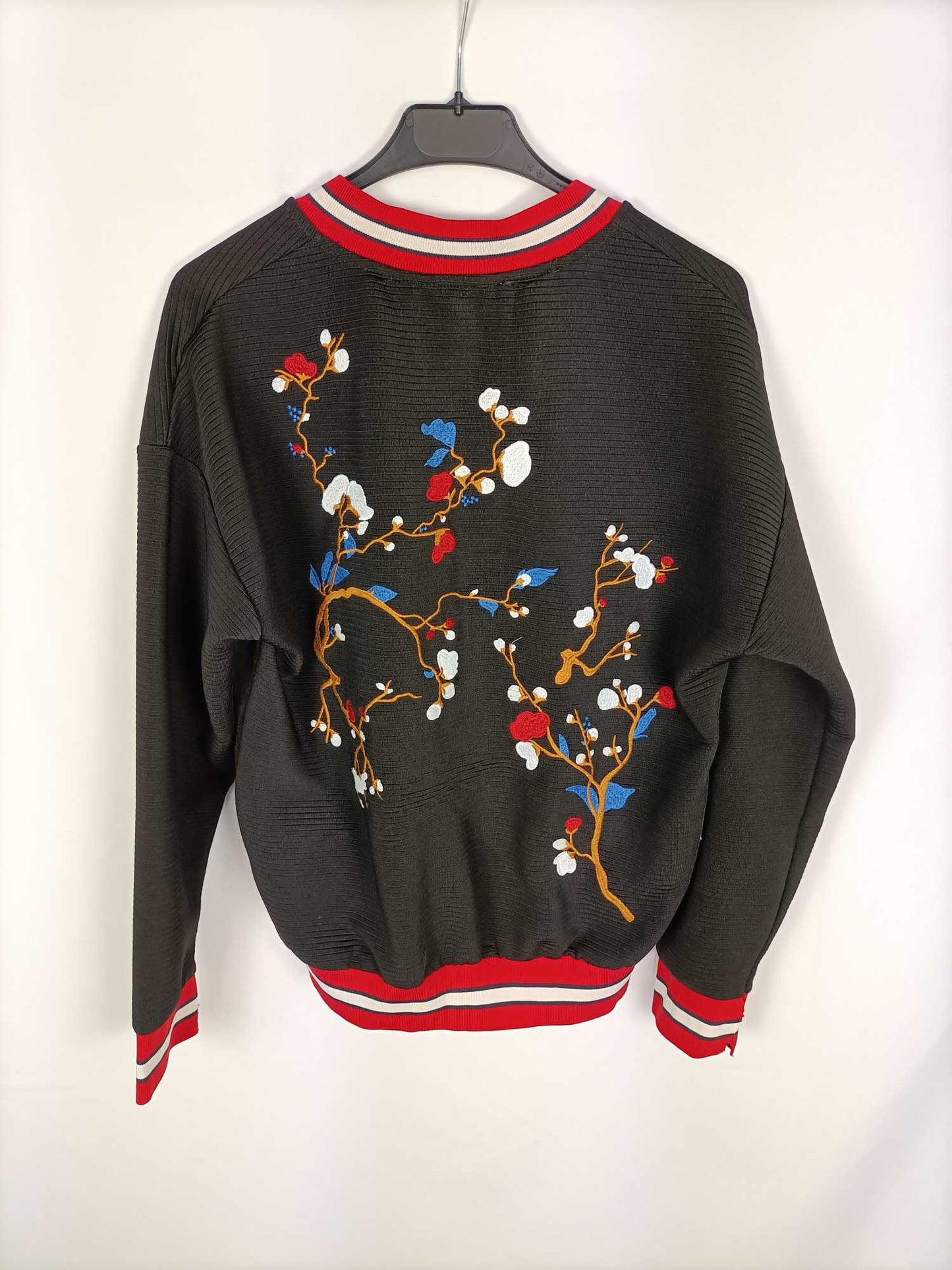 ZARA.Bomber negra T.s