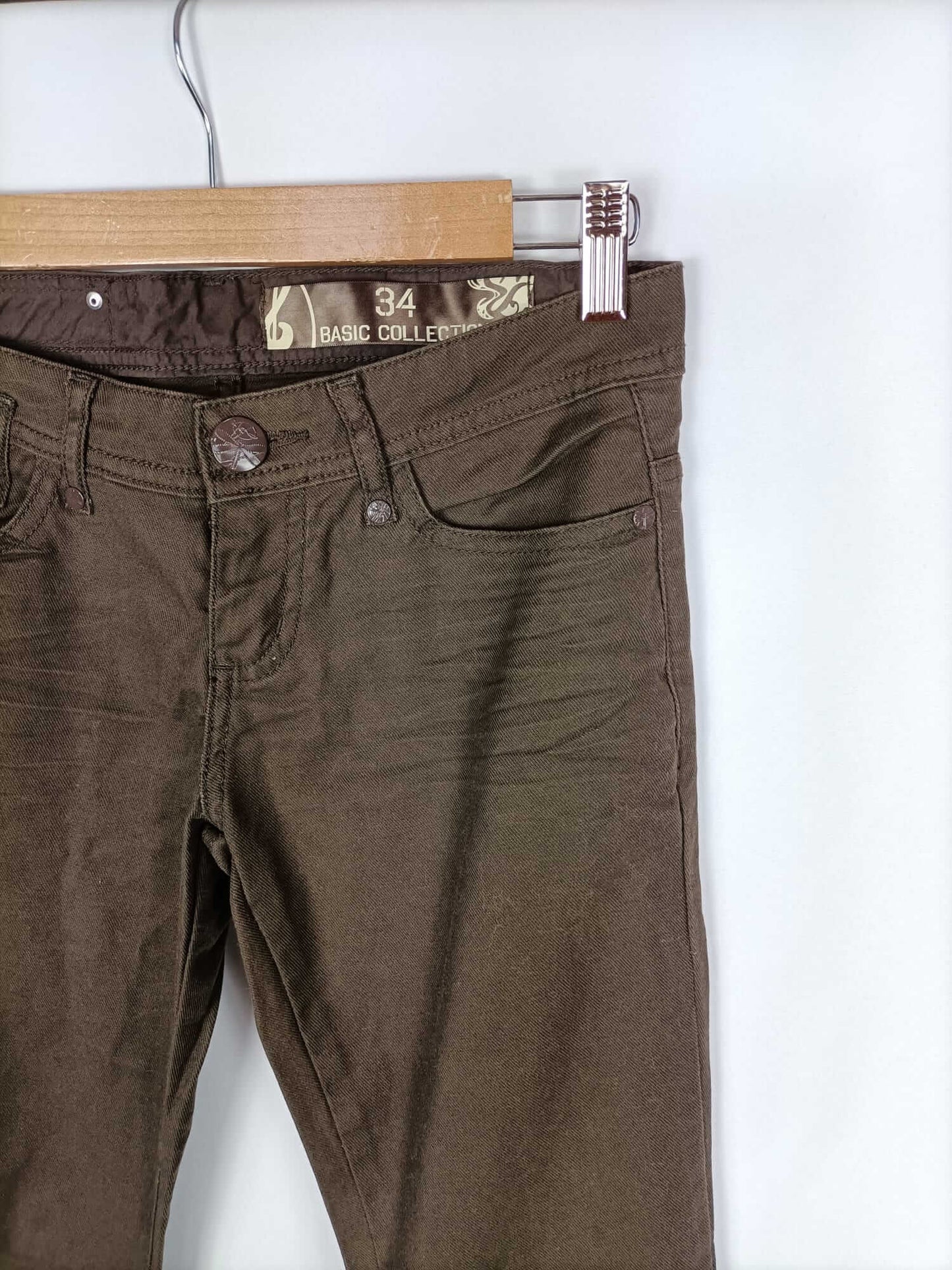 STRADIVARIUS. Basic brown trousers size 34