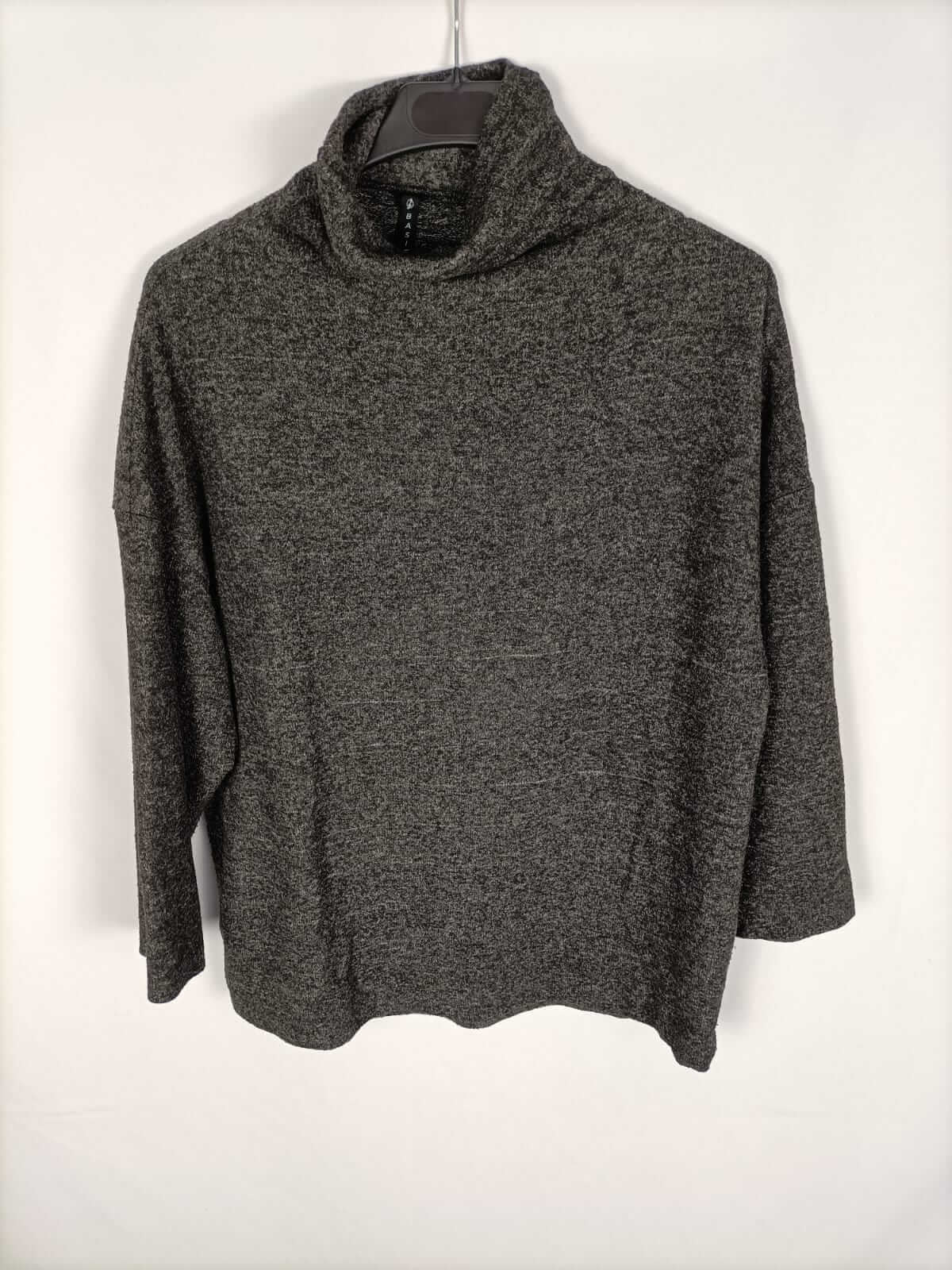 STRADIVARIUS. Grey heathered Ts sweater
