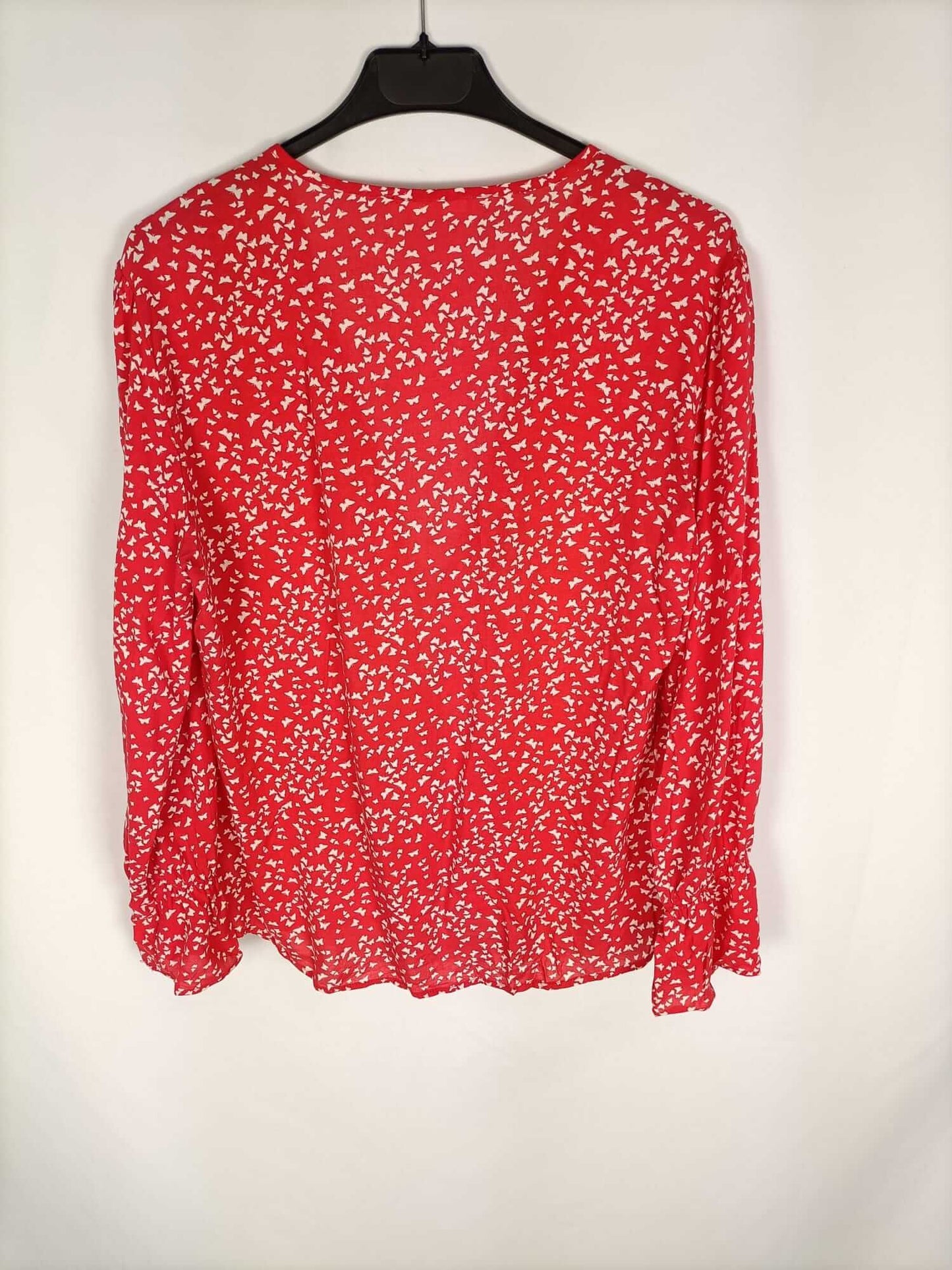 MANGO.Blusa roja mariposas T.m