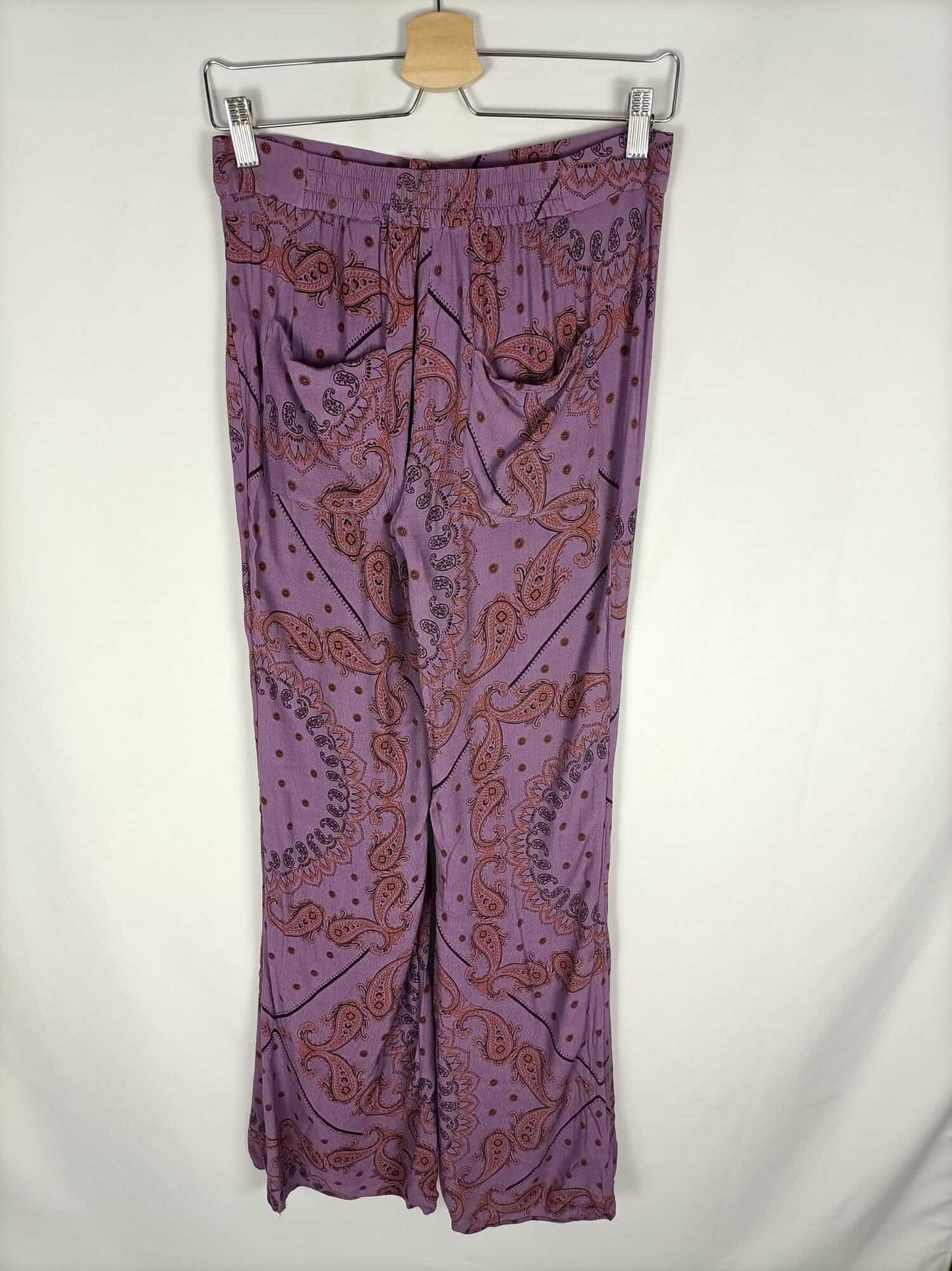 ZARA.Pantalones campana lila T.s