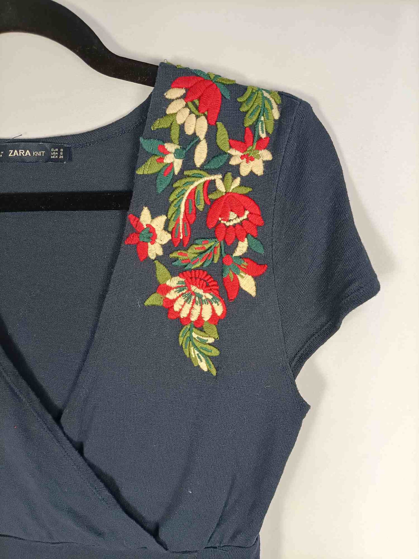 ZARA.Blue dress with embroidered flowers Ts