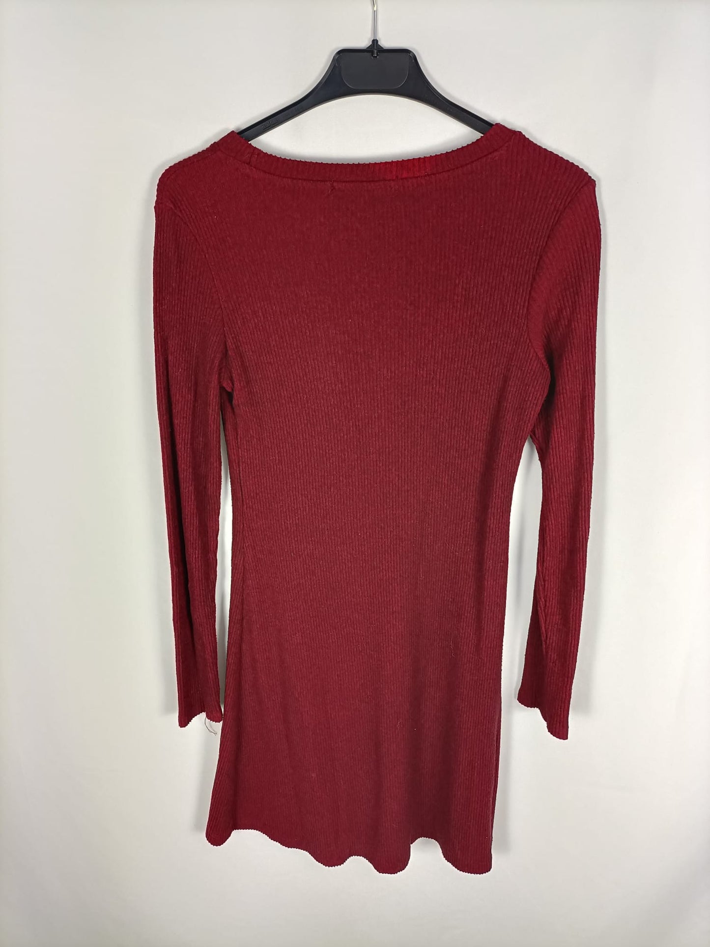 BERSHKA.Vestido corto burdeos T.m