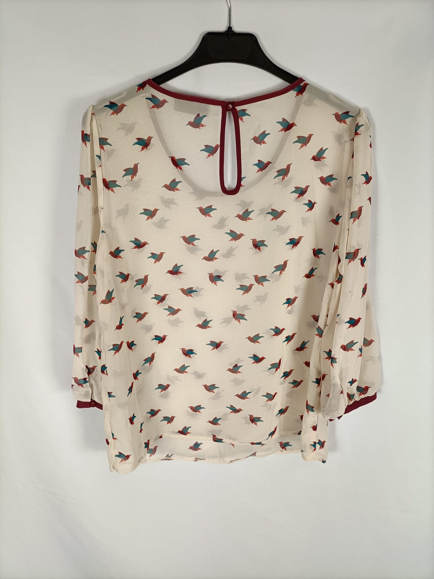 MarketC&A.Blusa beige pájaros Tm/l