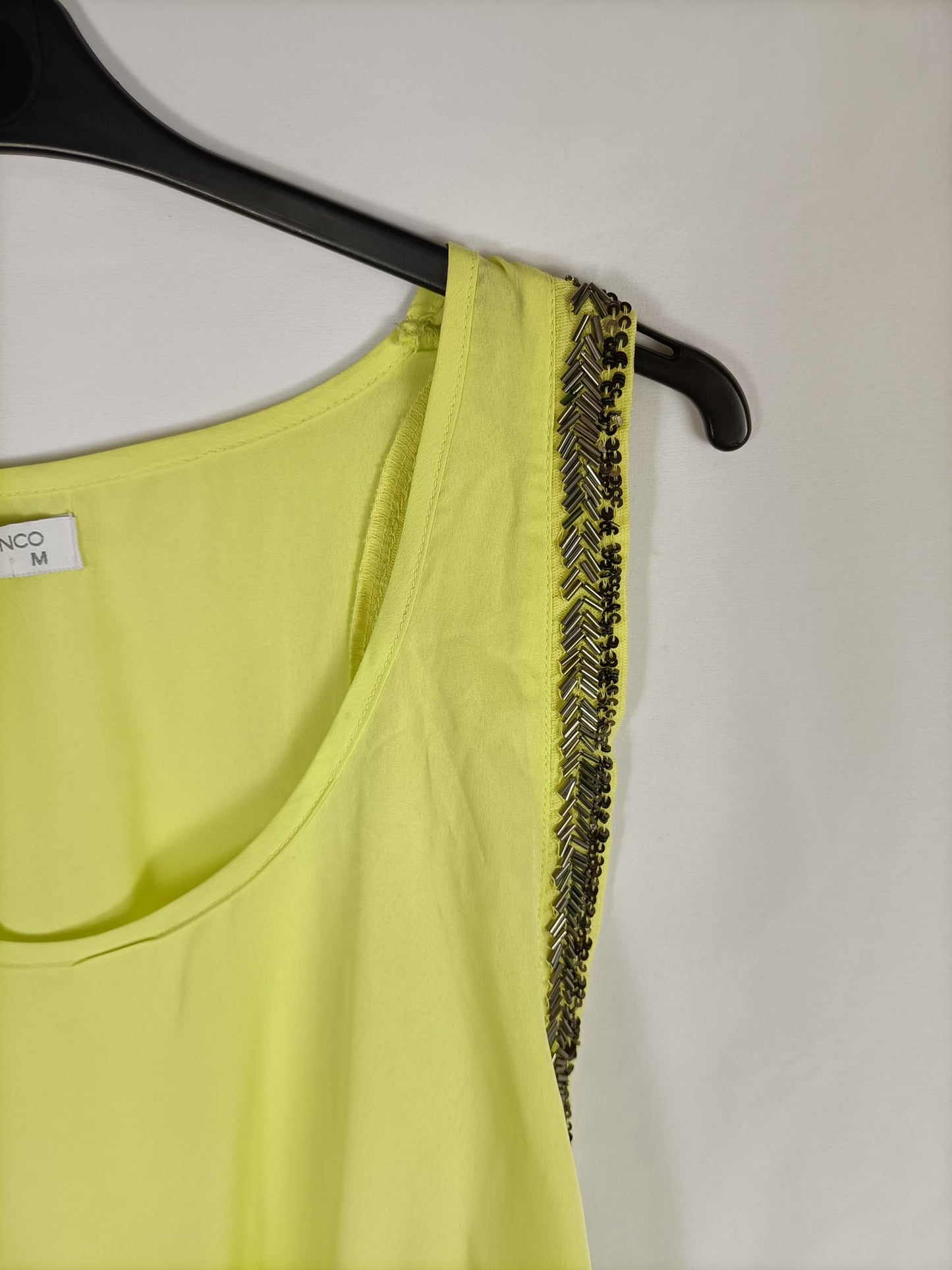 BLANCO.Top amarillo abalorios T.m