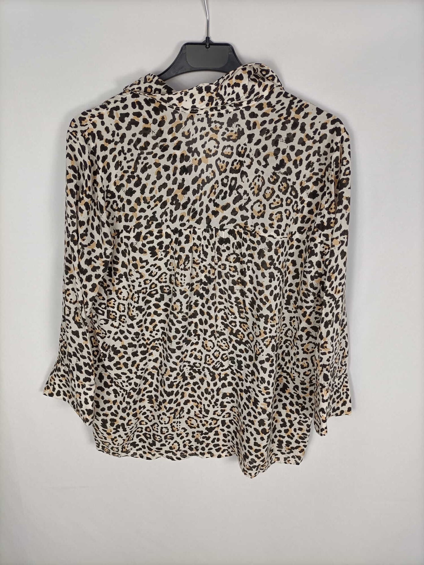 STRADIVARIUS.Ts animal print blouse