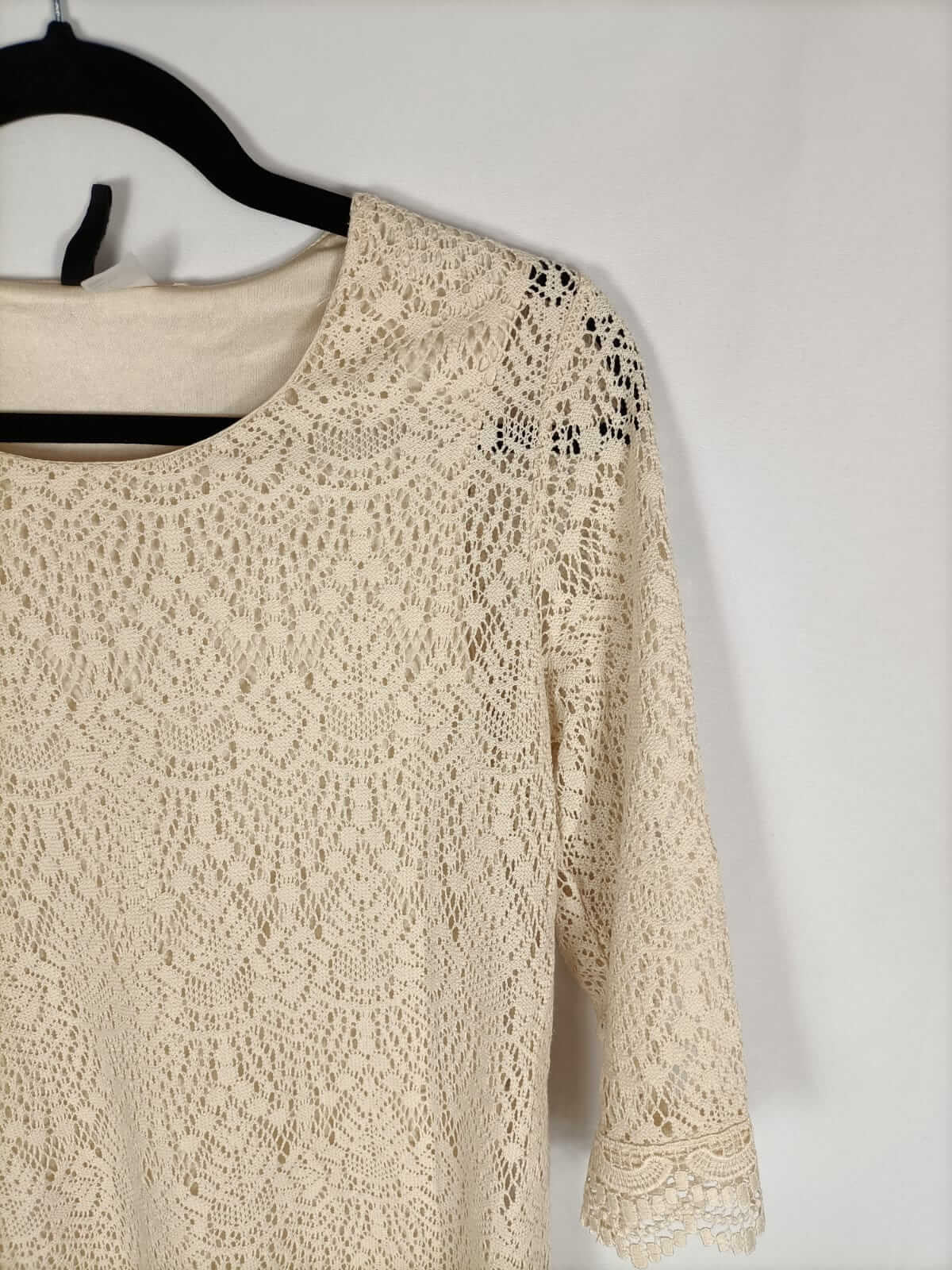 H&M.Vestido corto beige encaje T.38