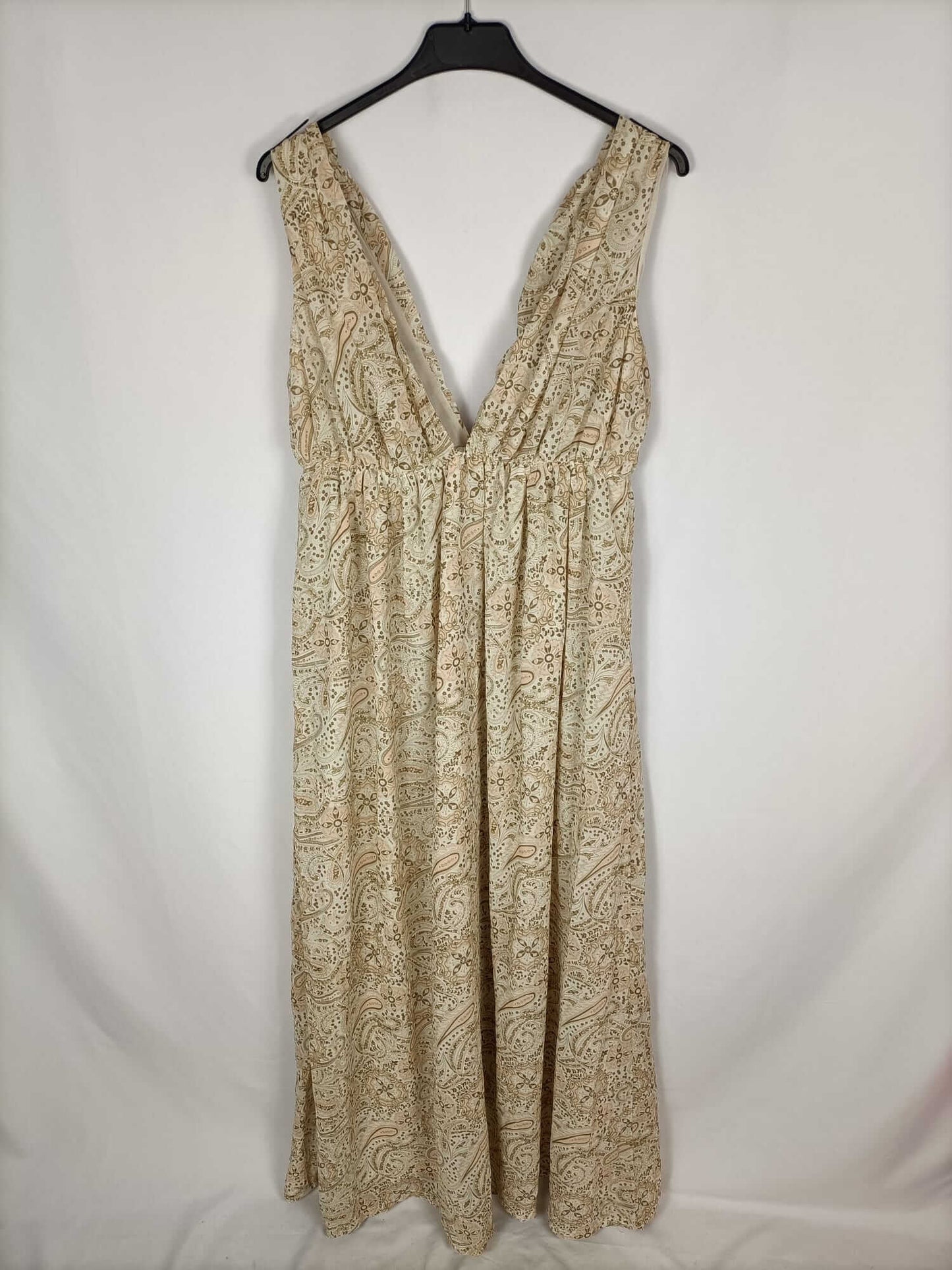 H&M. Beige long dress S.40