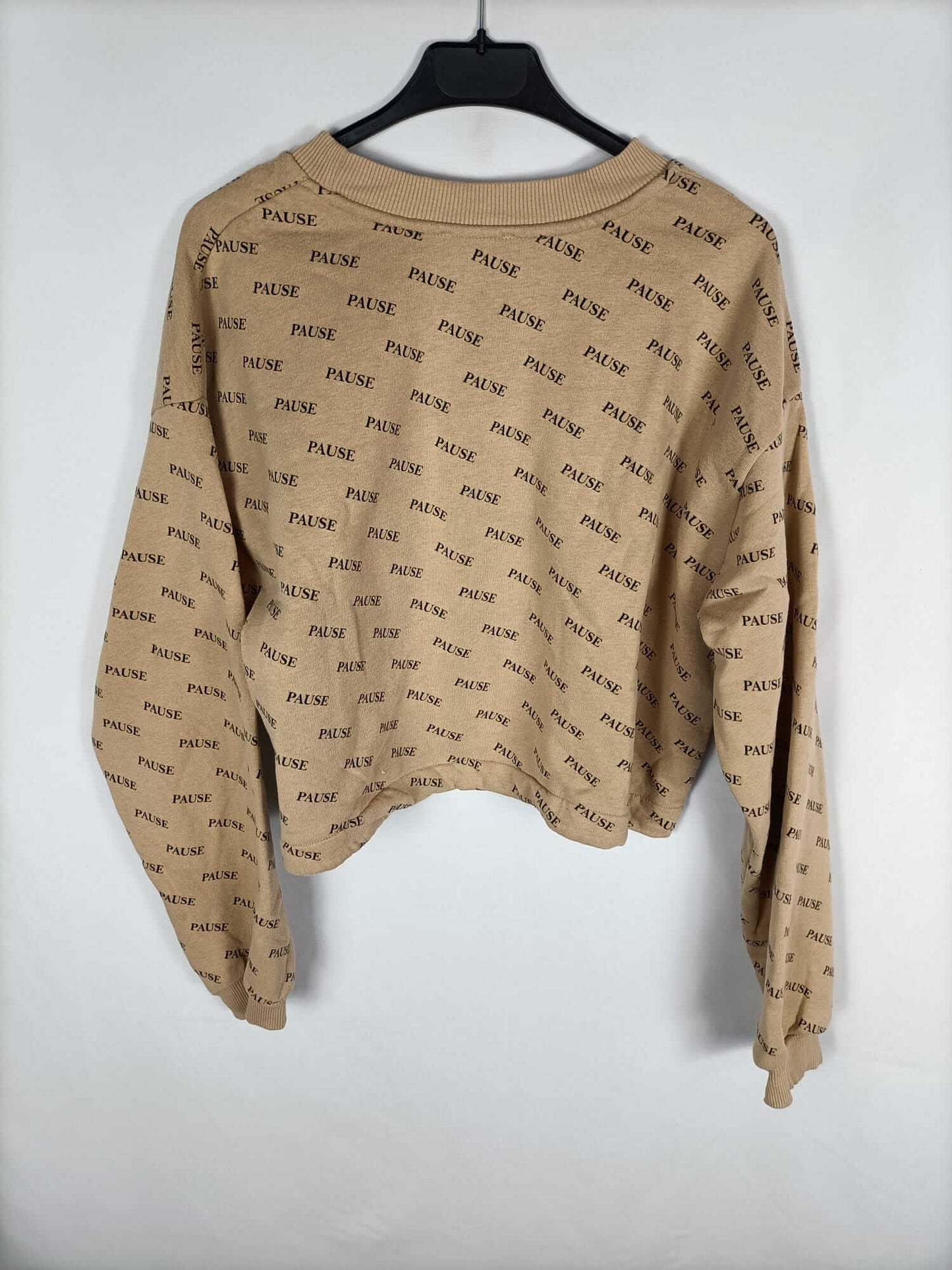 BERSHKA.Sudadera camel cortita T.s