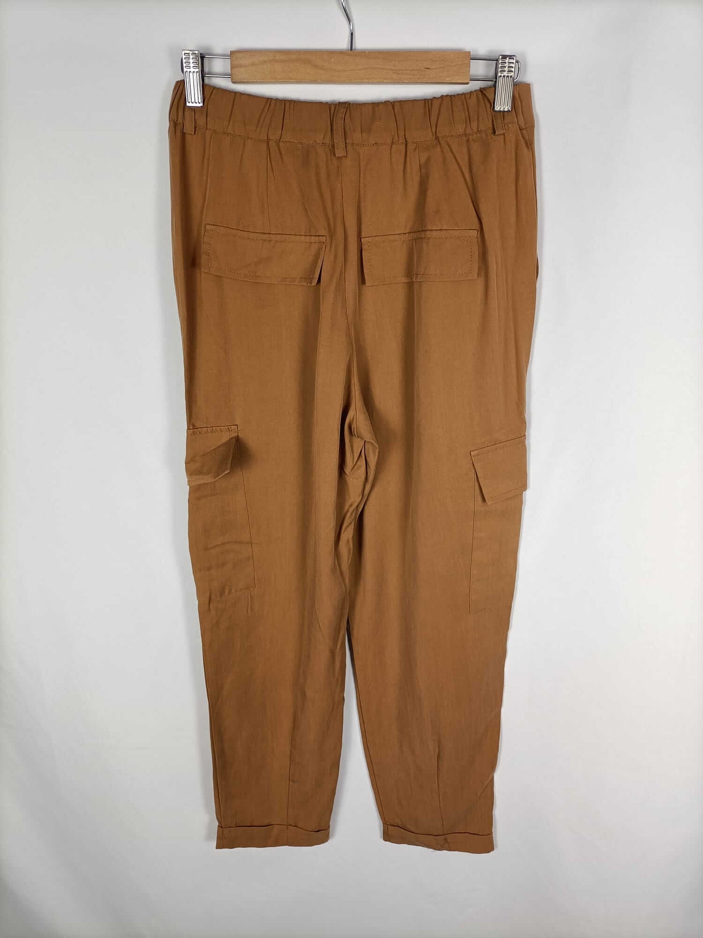 MANGO.Pantalones fluidos cargo rectos T.xs