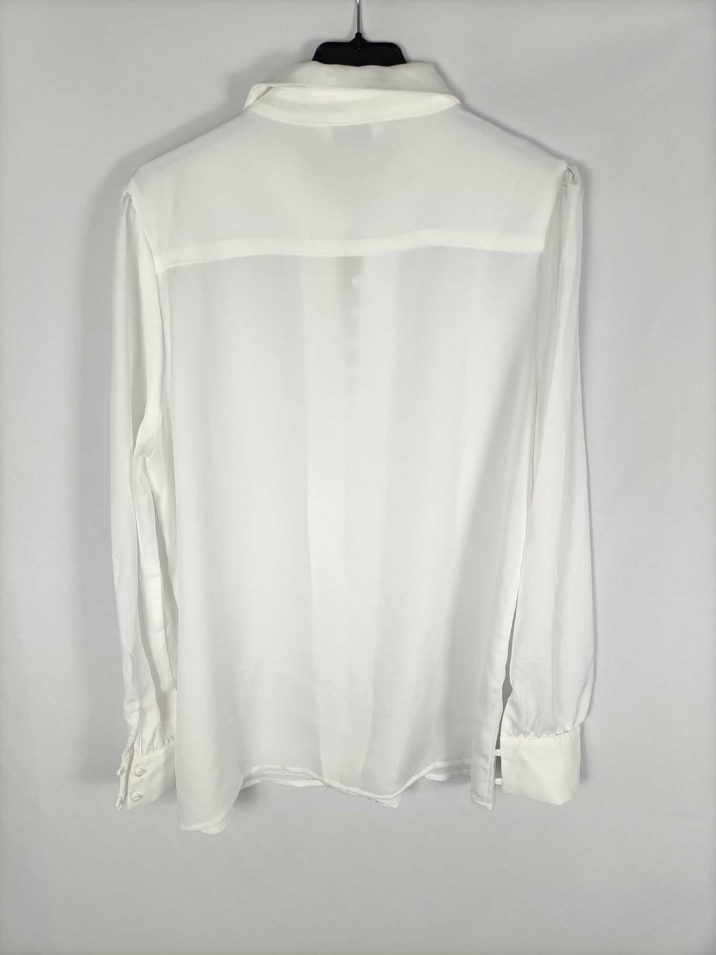 TENDENCI.Blusa blanca botones perla T.L