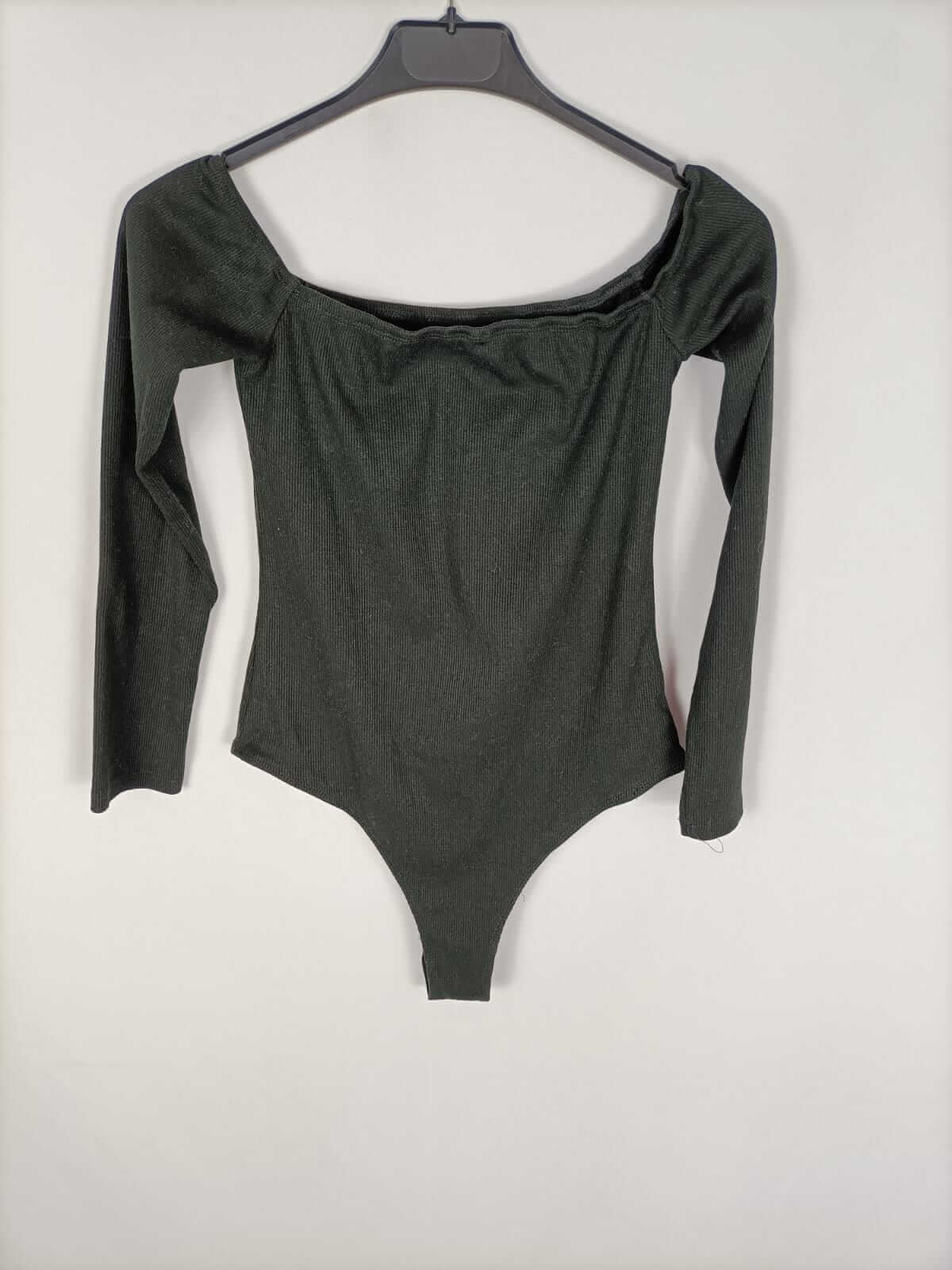 SHEIN.Body negro escote caja T.s