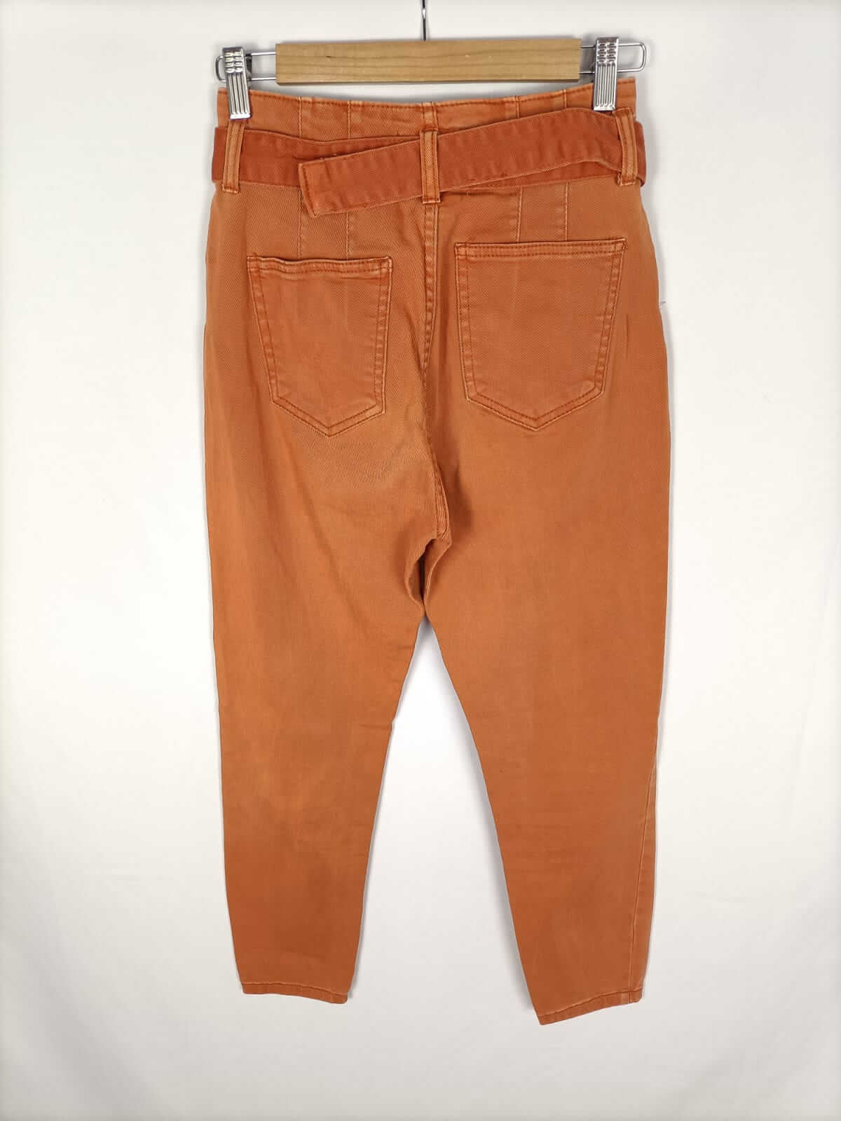 BERSHKA.Pantalones denim naranjas T.38