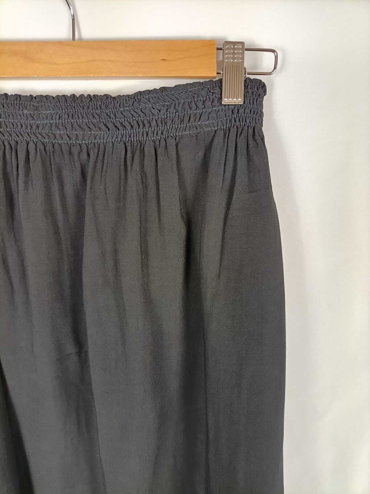 OTRAS. Falda negra fluida TU (s/m)