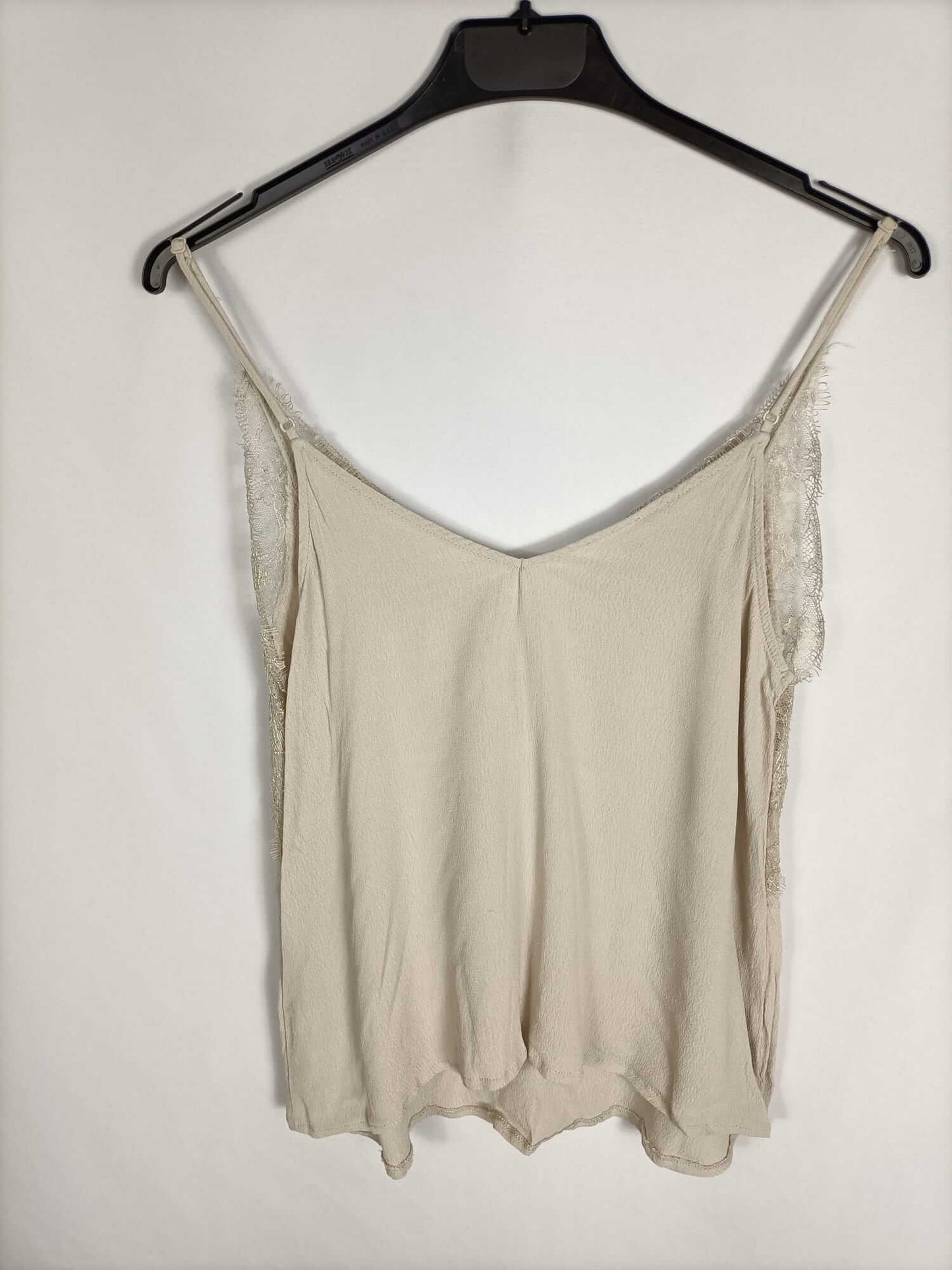 OYSHO. Top beige lencero T.s