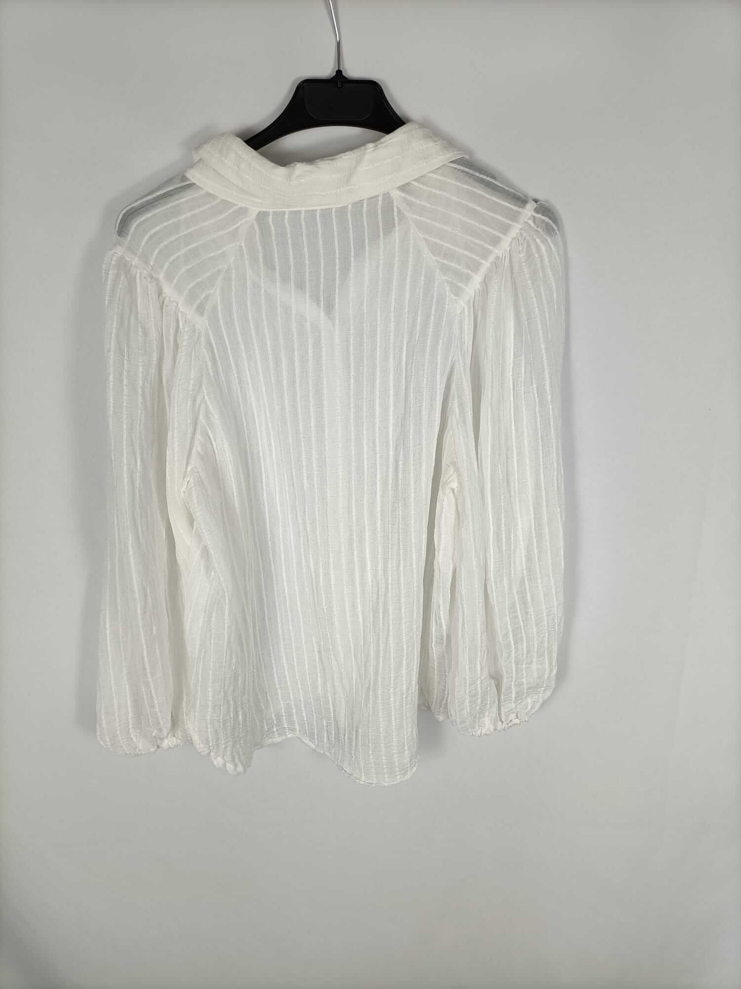MANGO. Blusa blanca rayas T.m