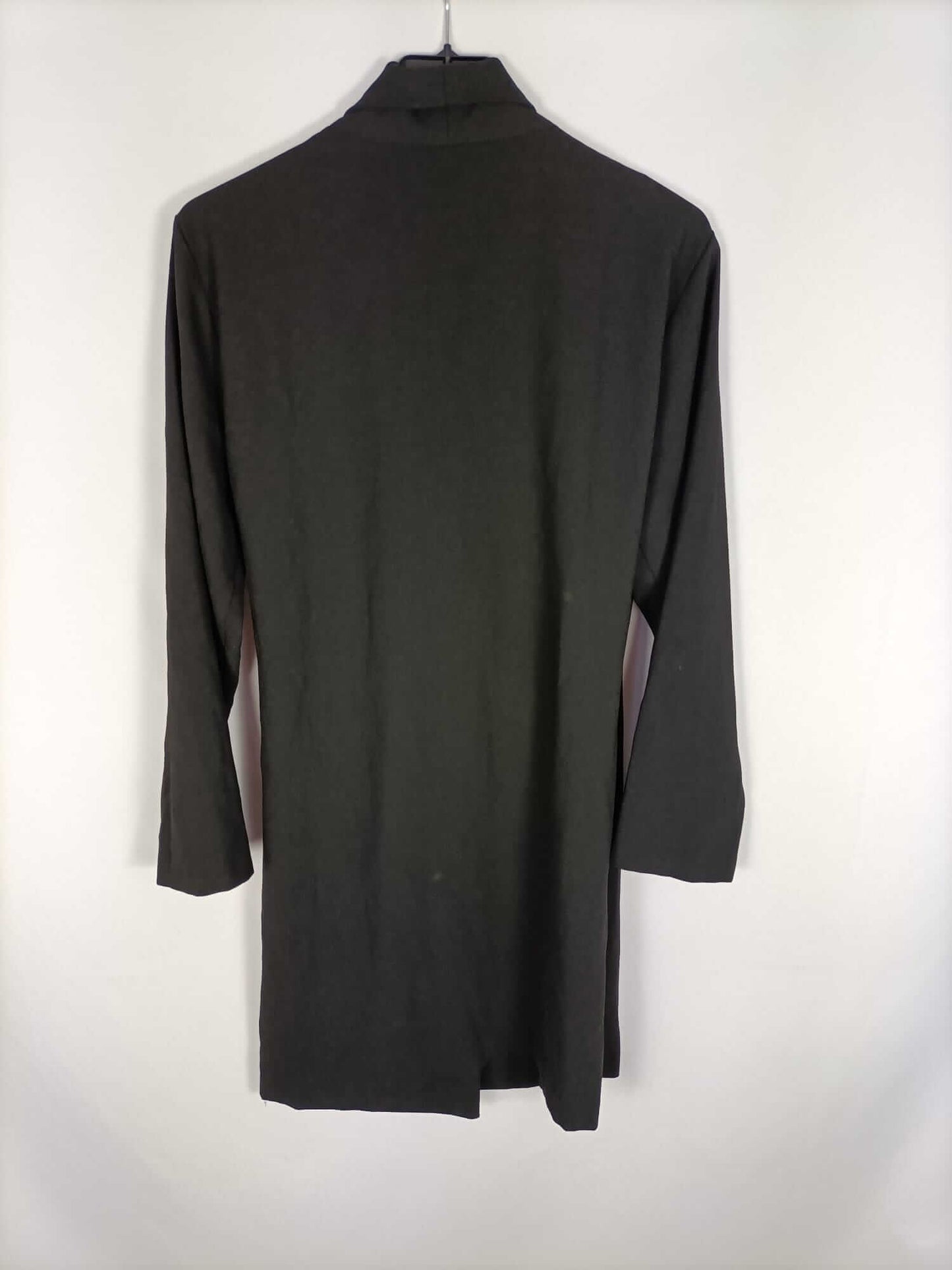 ZARA. Vestido negro cruzado T.m