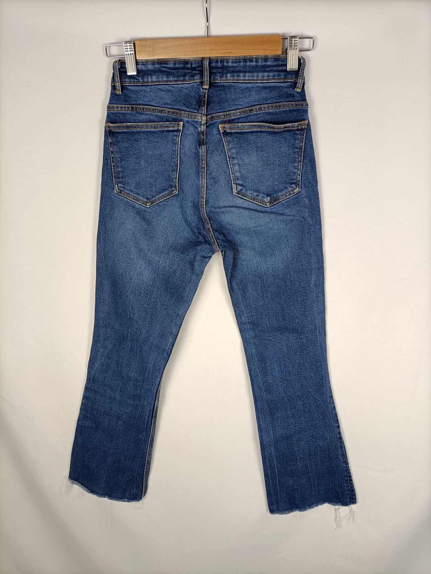 ZARA.Pantalones vaqueros T.36