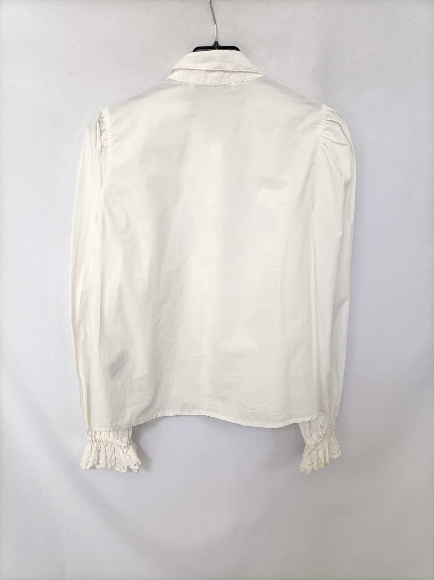 ZARA.Blusa beige bordada T.m