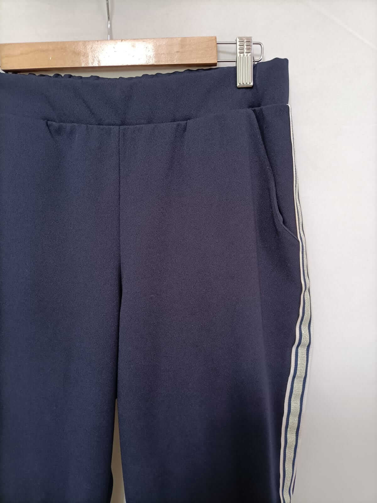 CALZEDONIA.Pantalones azules rayas T.m
