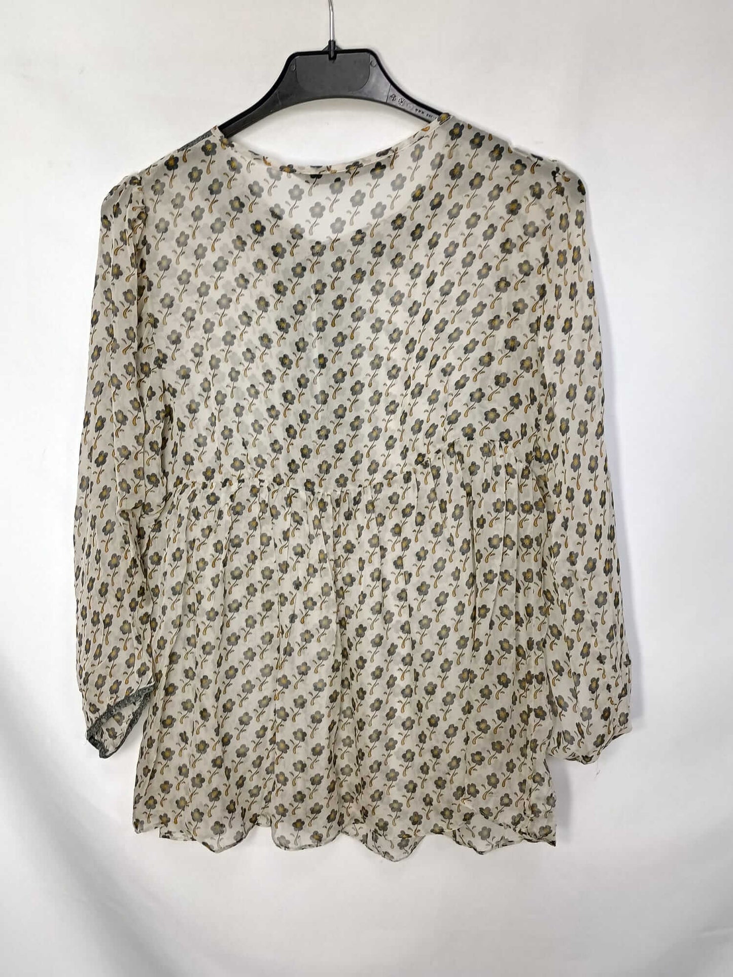 ZARA. Blusa beige flores T.xs
